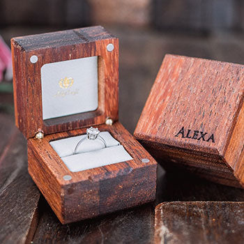 Engagement ring box clearance with light