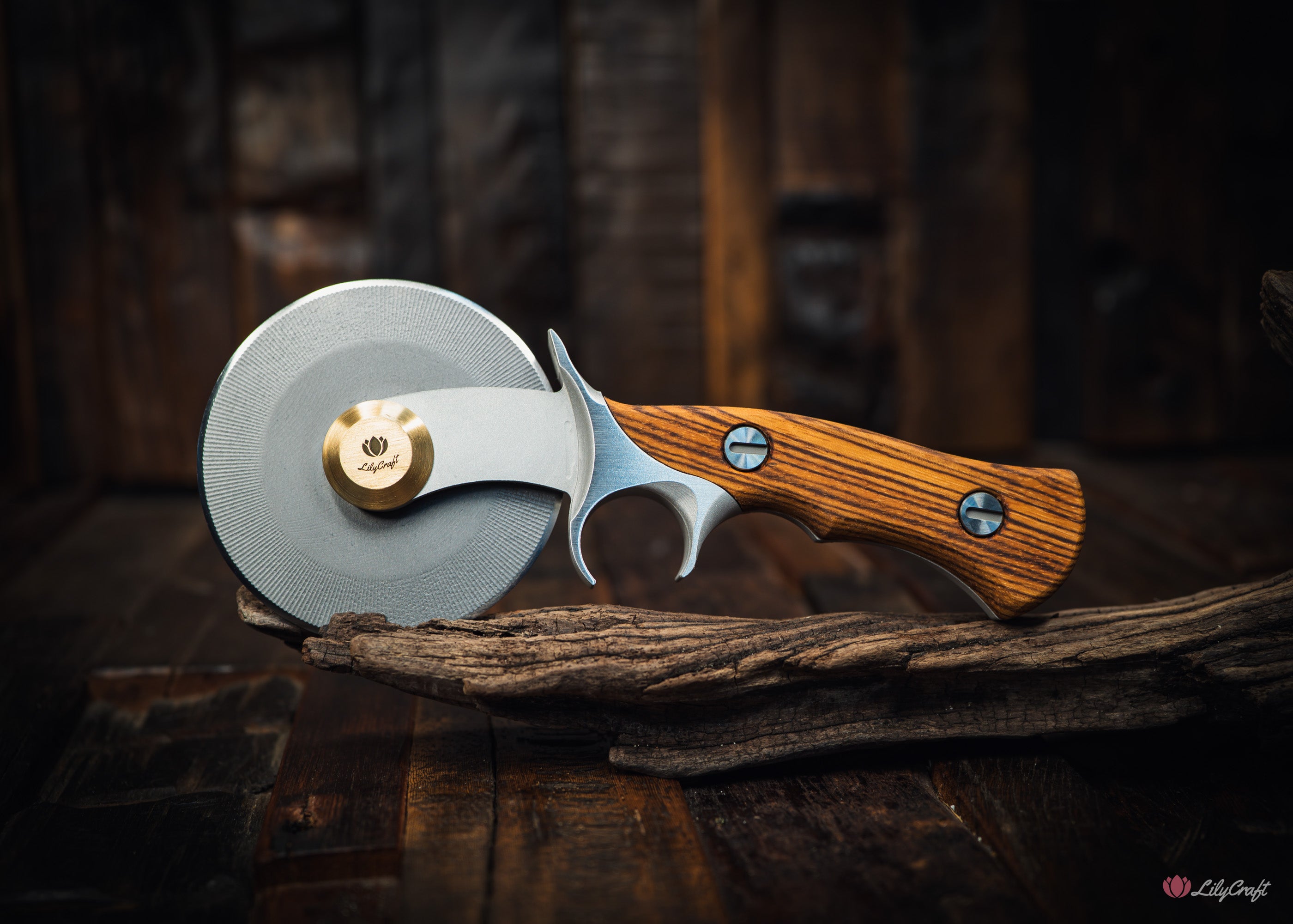 Coltello Pizza Cutter Personalised Pizza Cutter with Wooden Handle