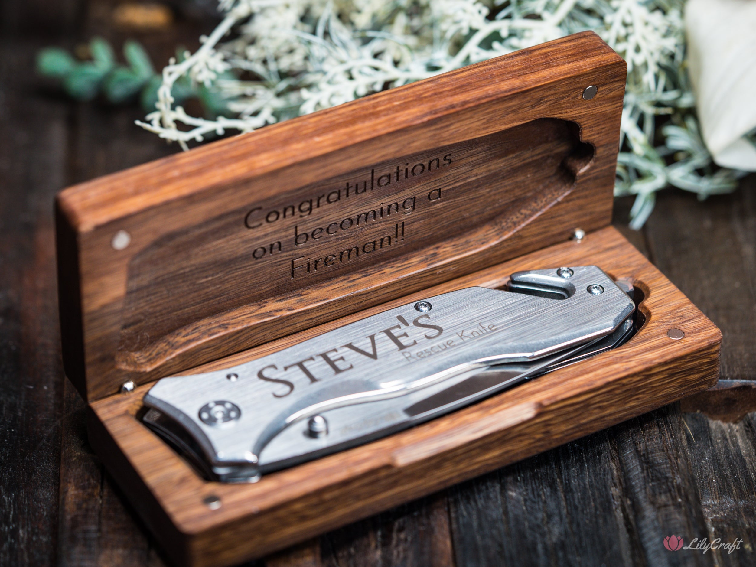 Customizable Rescue Knife with Engraved Handle