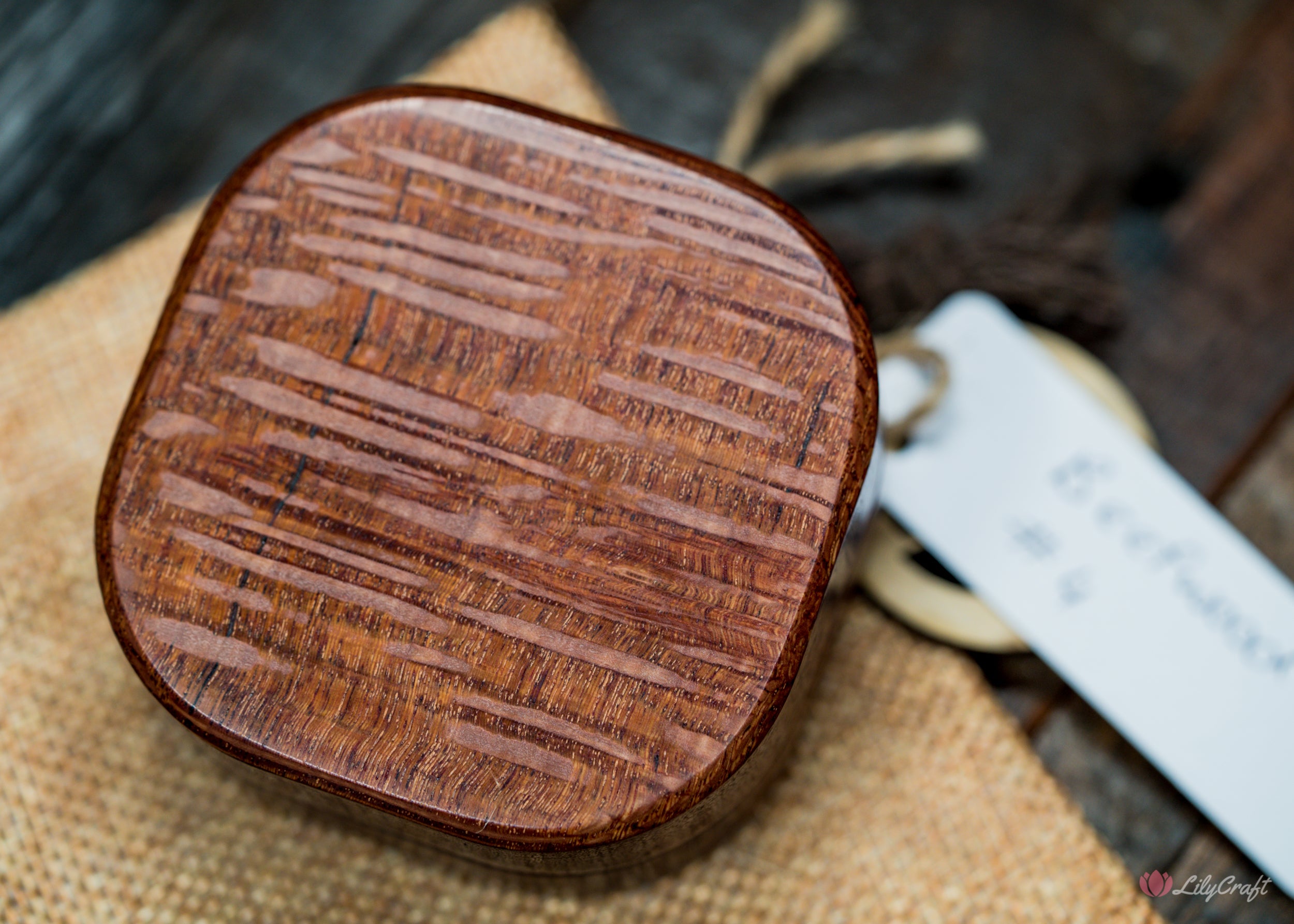 super rare and beutiful engraved wooden gift box