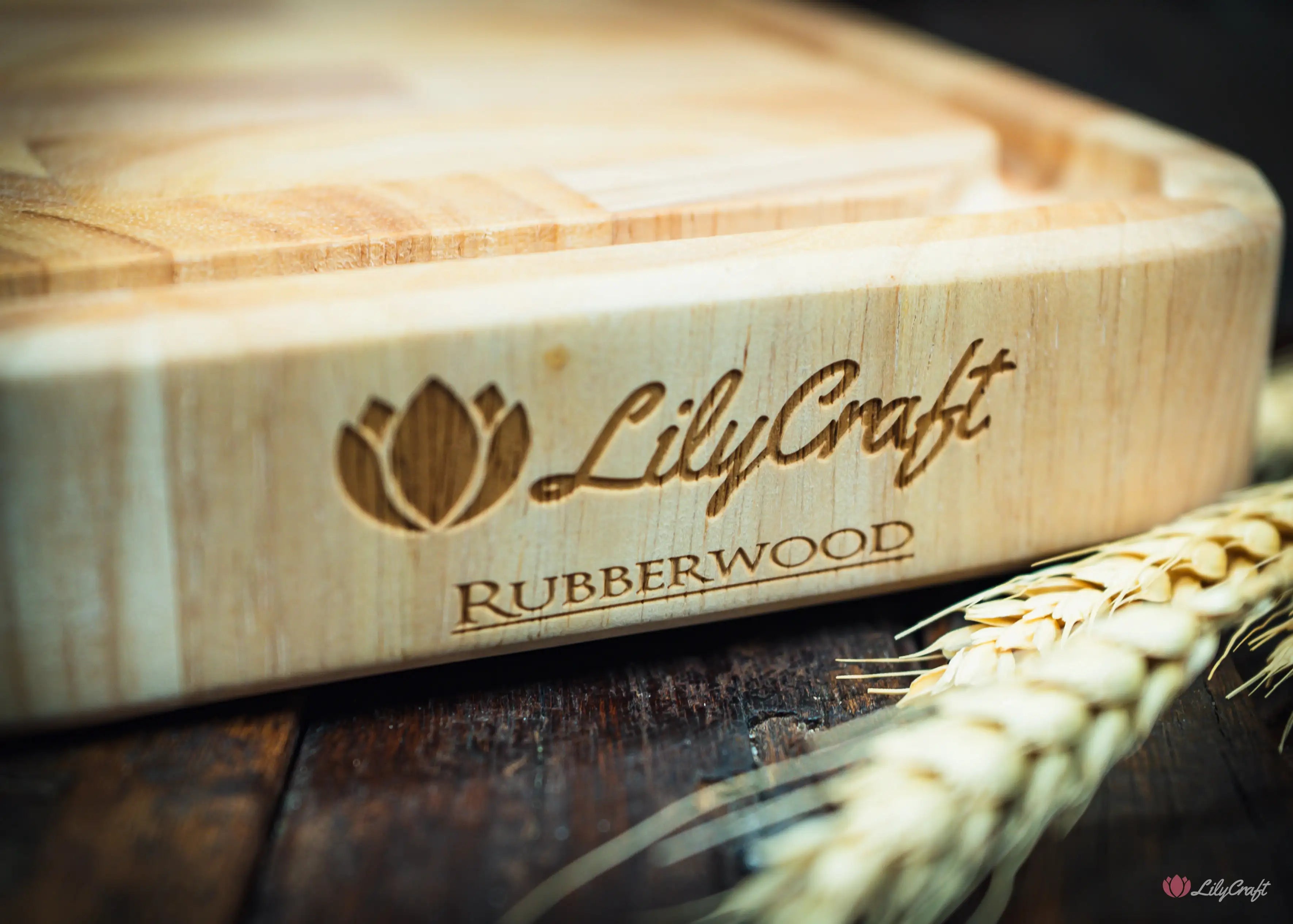 Large rubberwood meat board for Australian BBQ