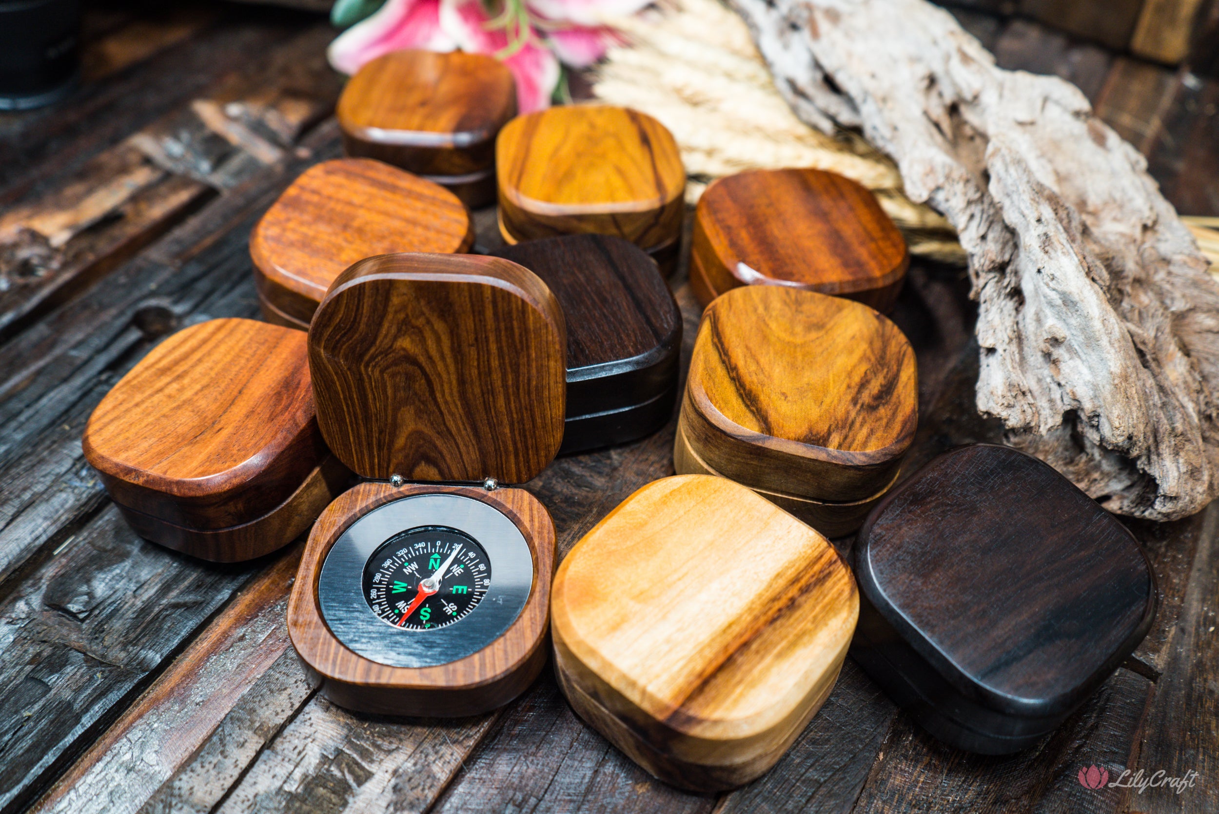 LilyCraft Personalised wooden compass with unique engraving