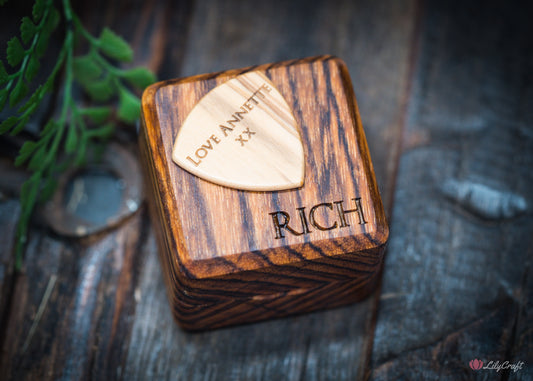 Personalised Guitar Pick with Engraved Wooden Gift Box – Gift for Guitar Players