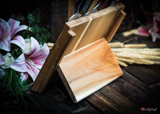 Compact kitchen knife organiser in acacia wood