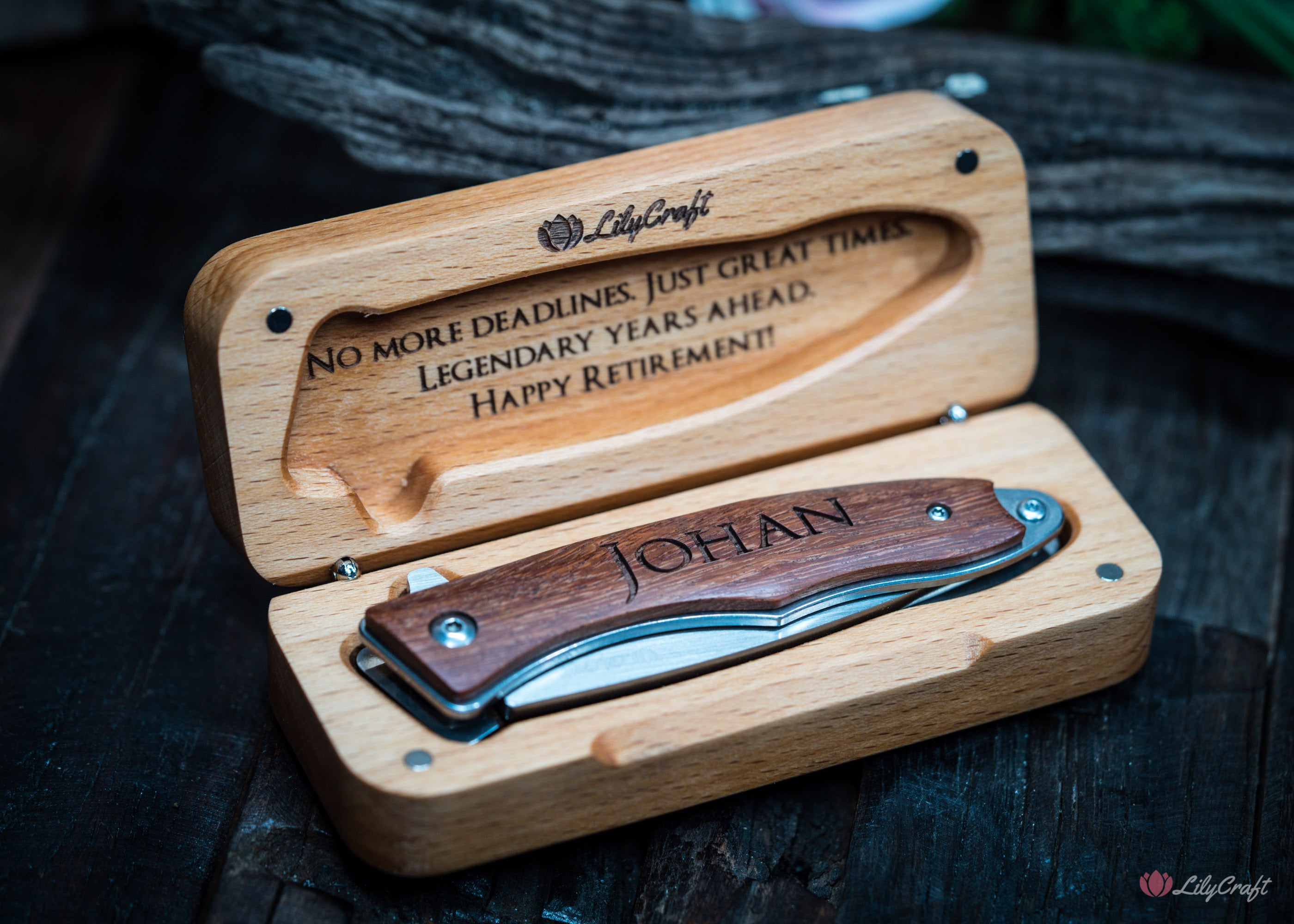 Smooth action ball bearing pocket knife for everyday carry