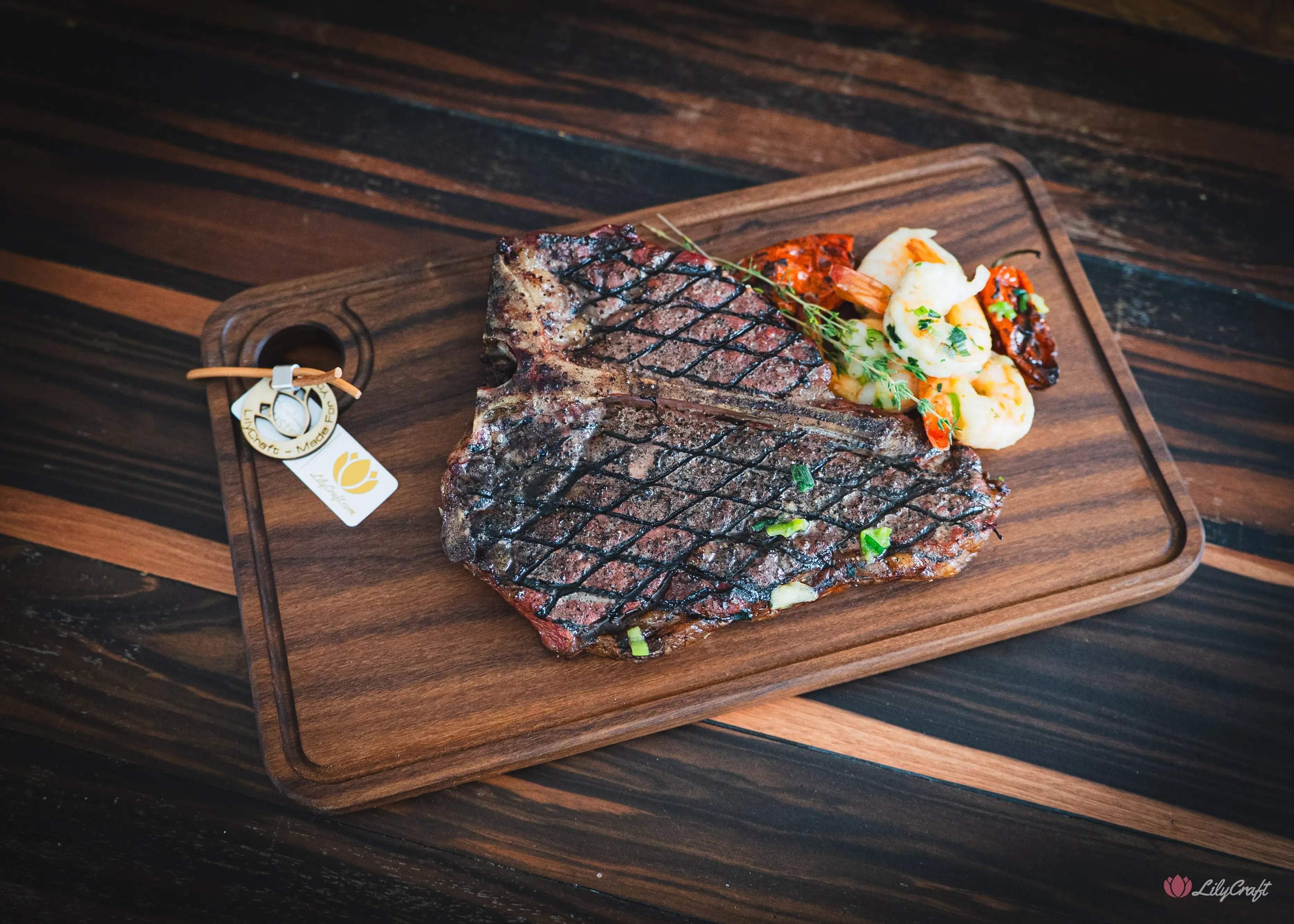 steak cutting board with juice groove