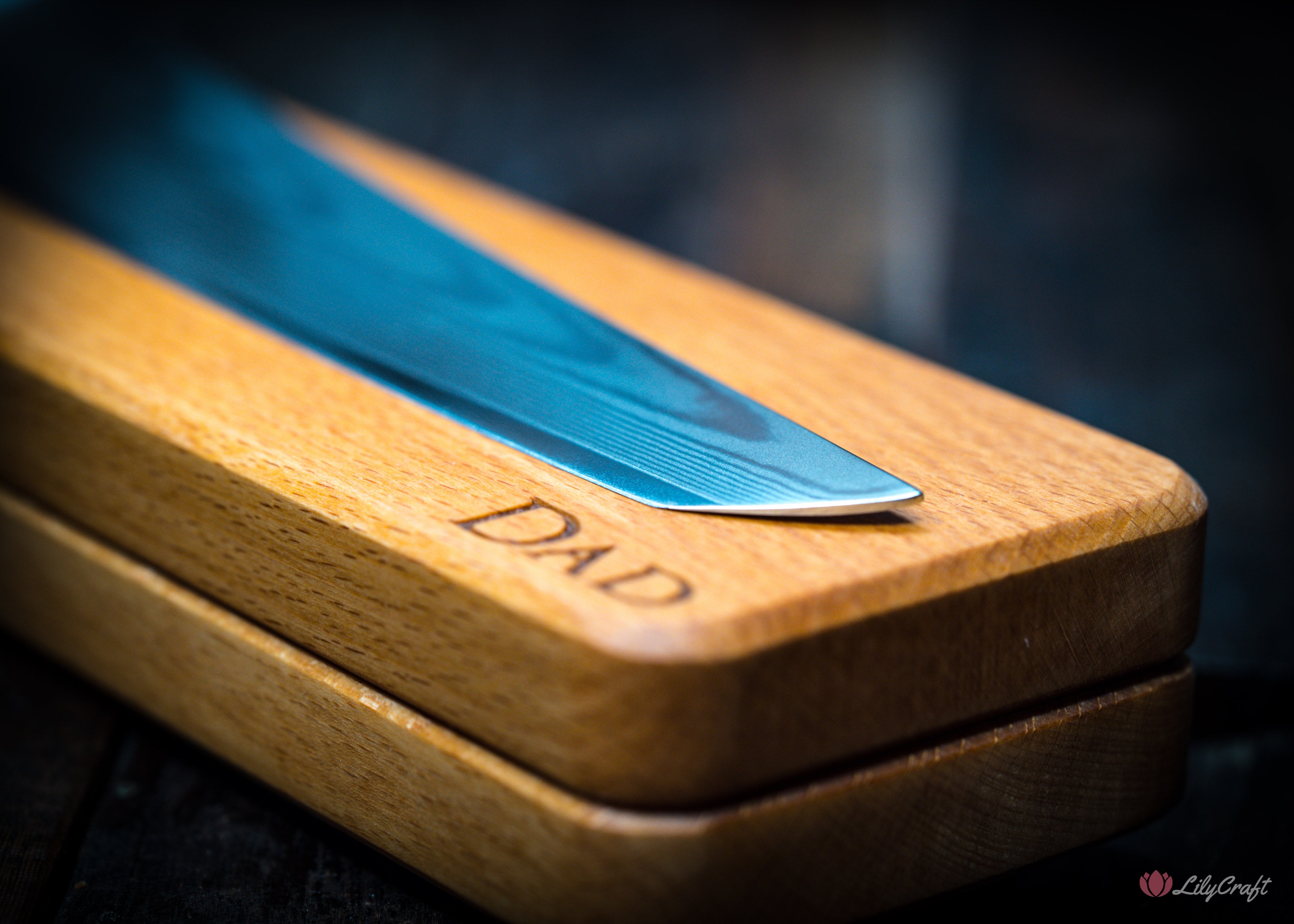 Meat carving knife with olive wood handle gift set