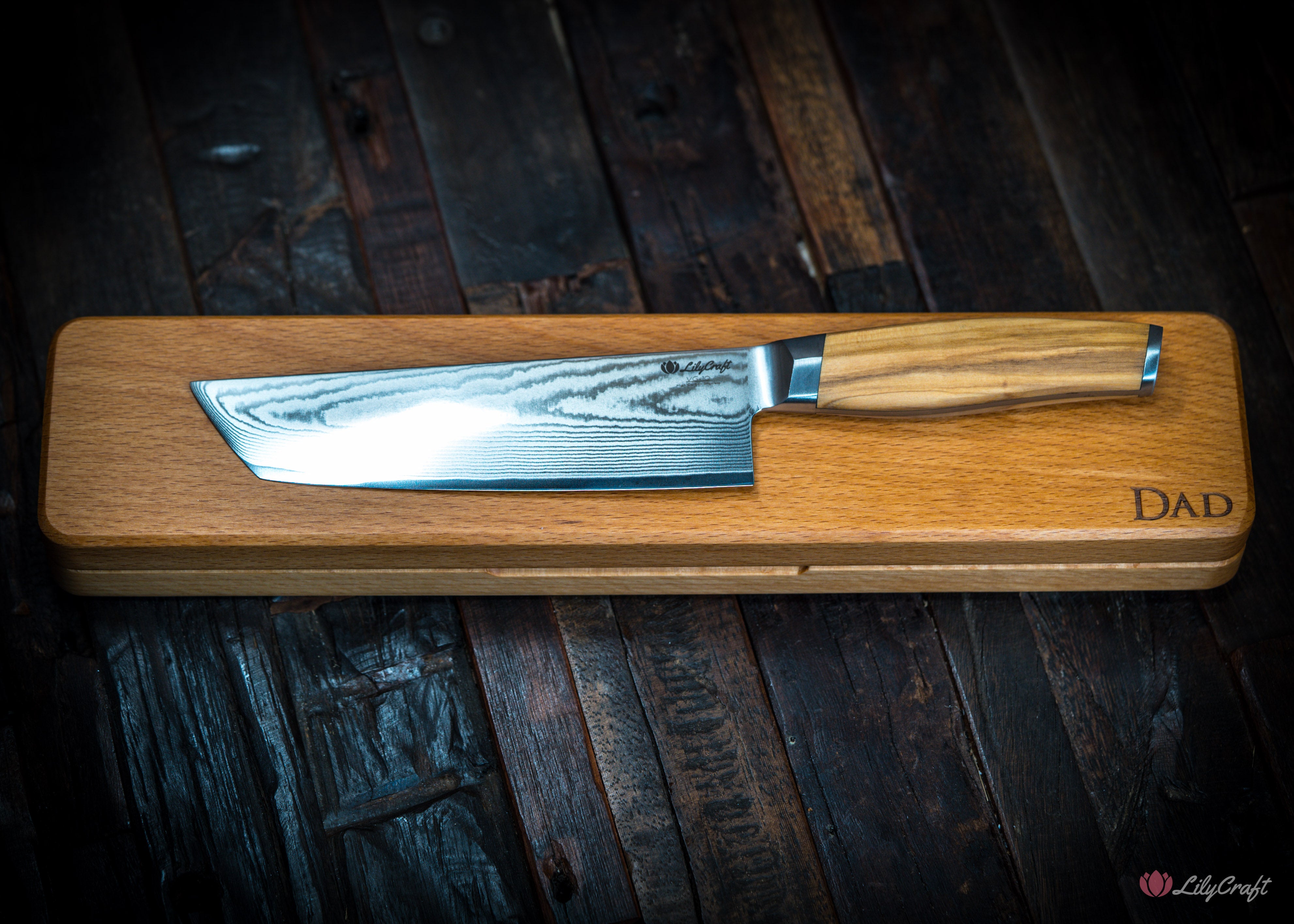 Vegetable chopping knife with Damascus steel blade