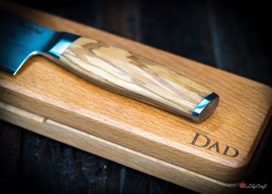 Damascus Santoku kitchen knife in engraved wood gift box