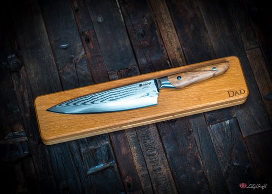 Hand-forged Damascus steel chef knife for cooking