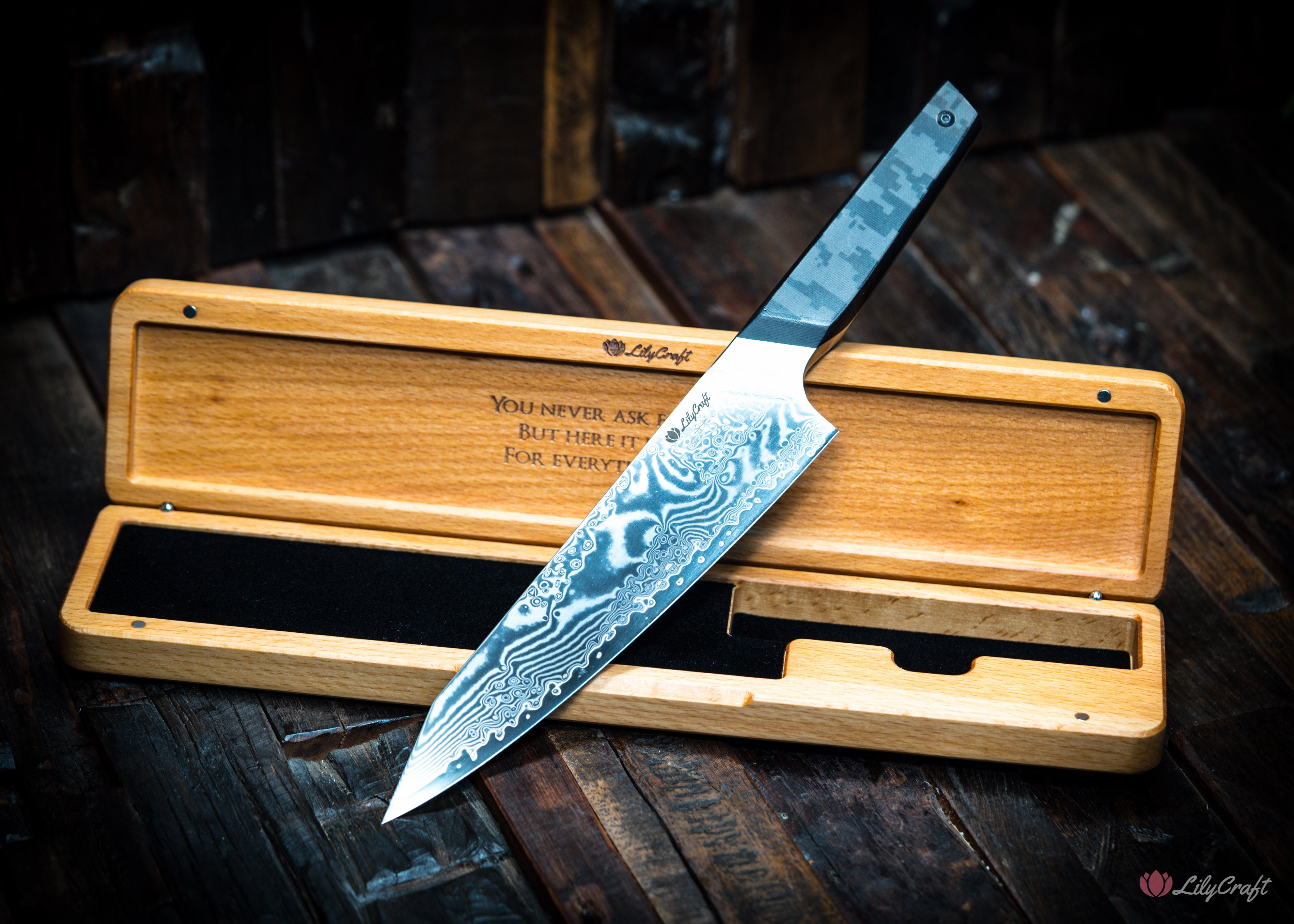 High-end slicing knife for home or pro kitchens