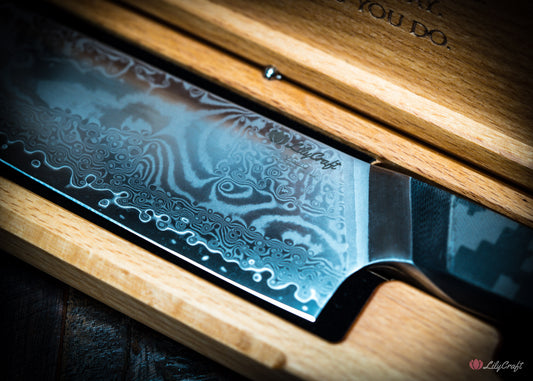 Flat-blade kitchen knife for precise vegetable prep