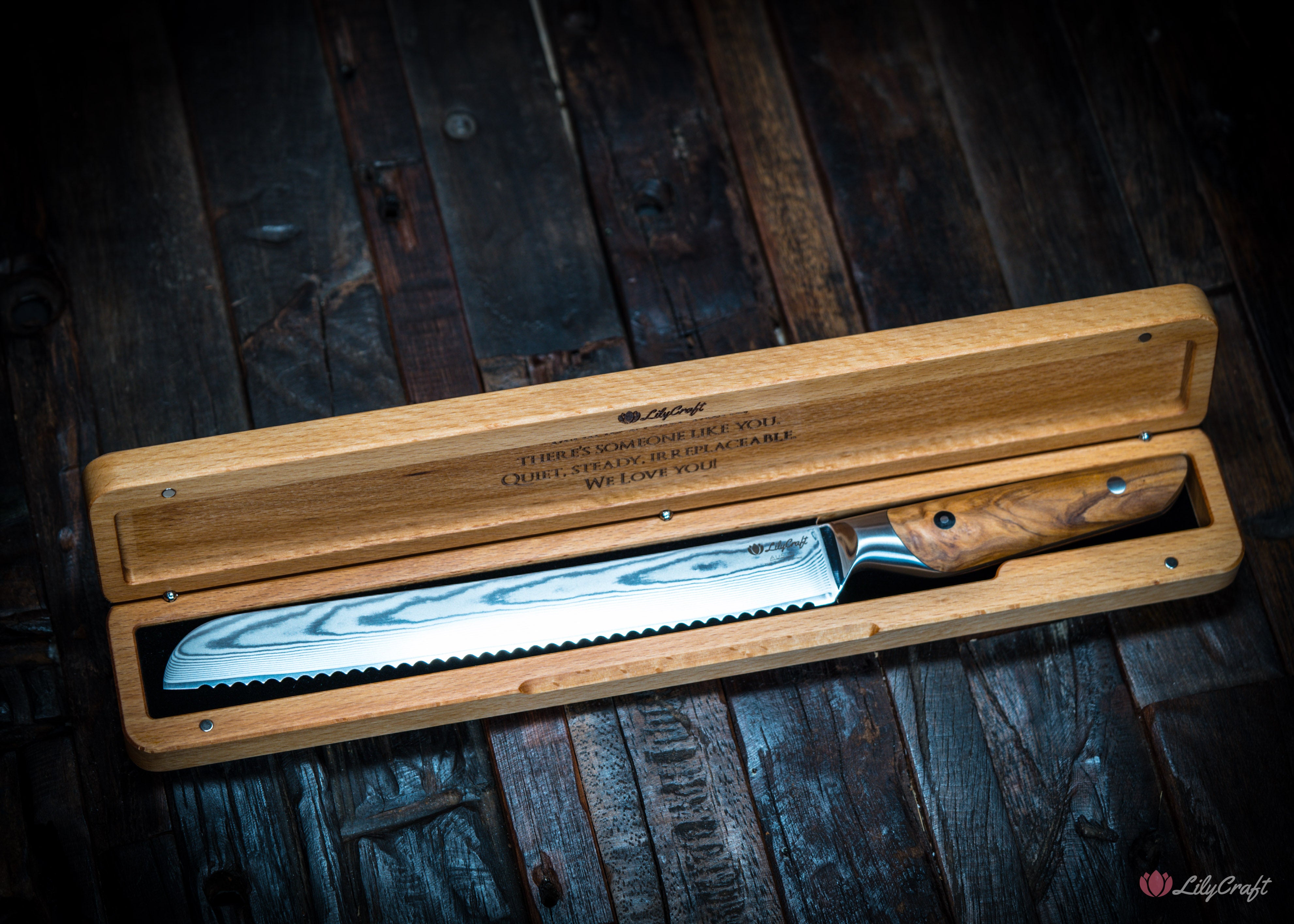 Damascus steel bread knife for home bakers and chefs