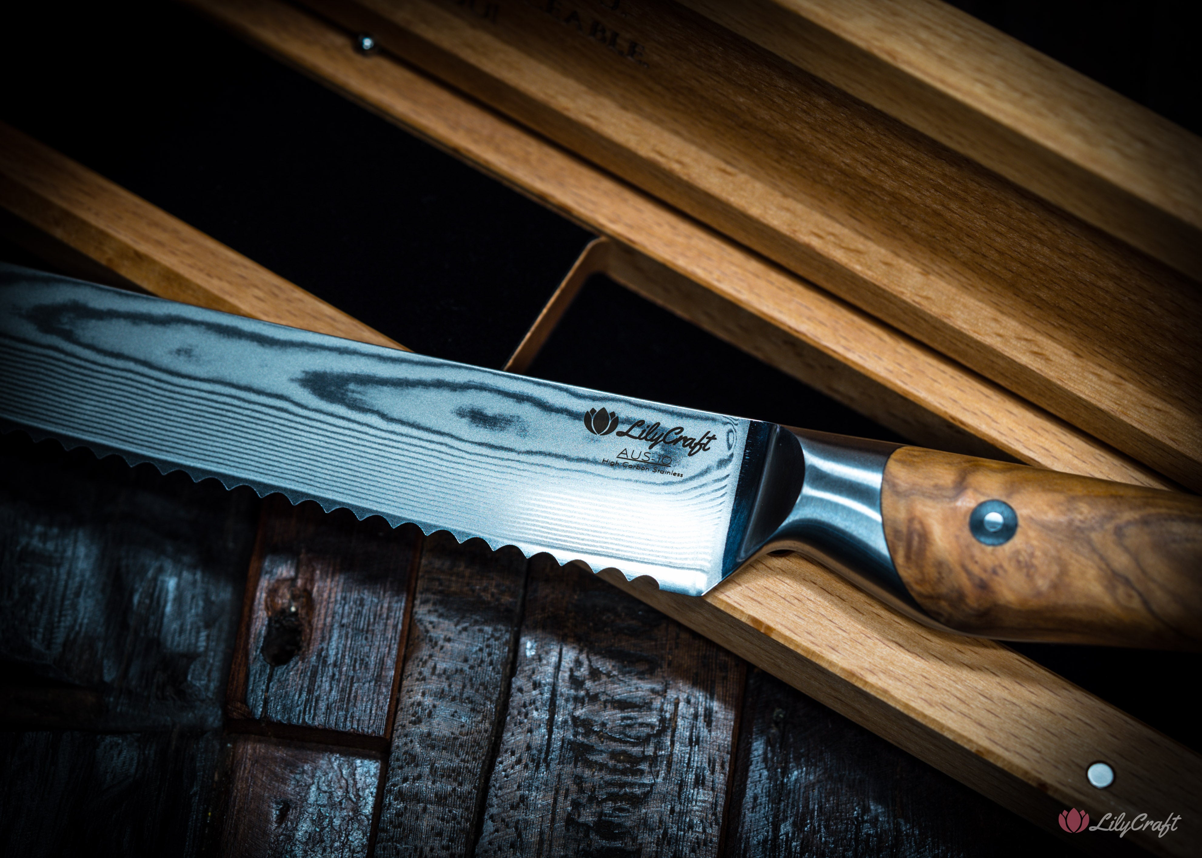 Personalised bread knife gift set for bakers and chefs