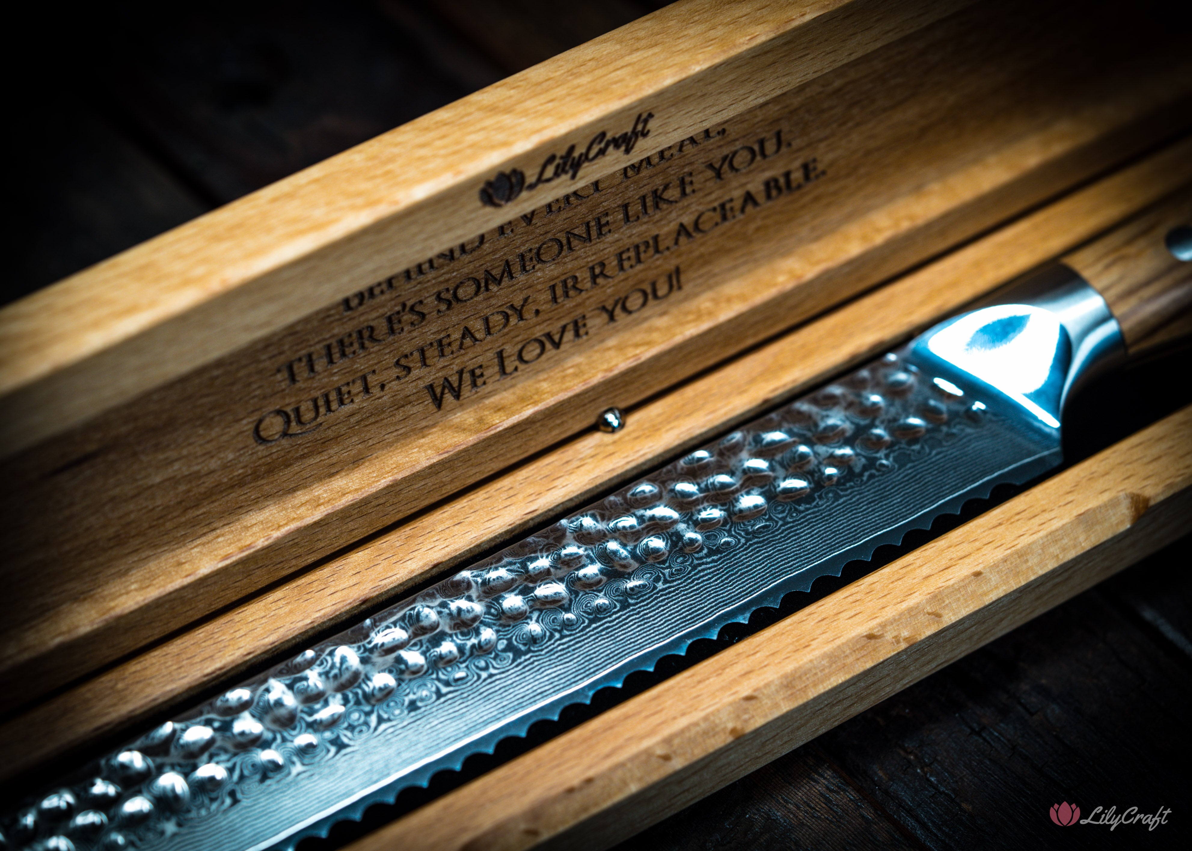 Custom bread knife with Damascus steel and wood handle