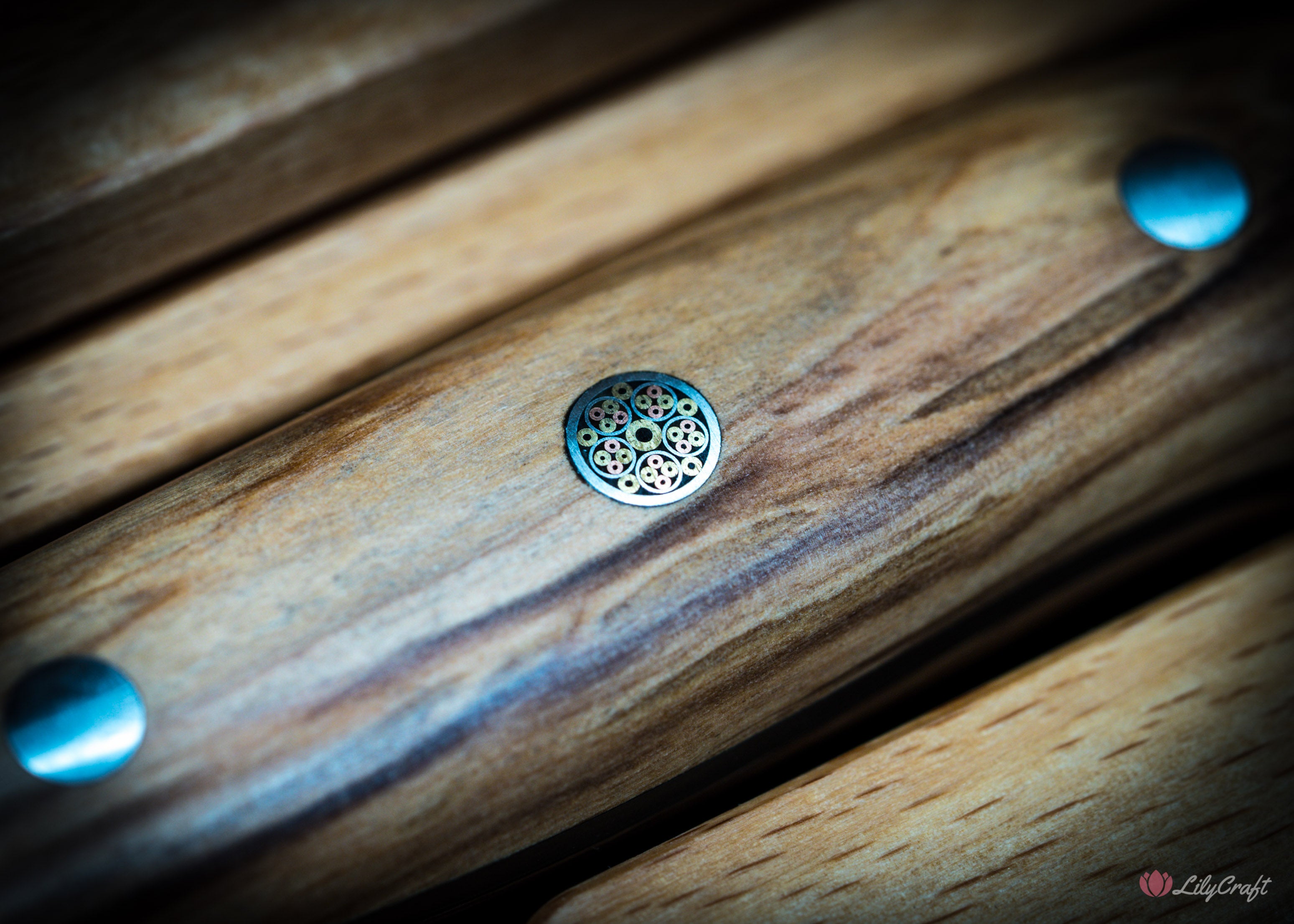 Sourdough slicing knife with hammered Japanese steel blade