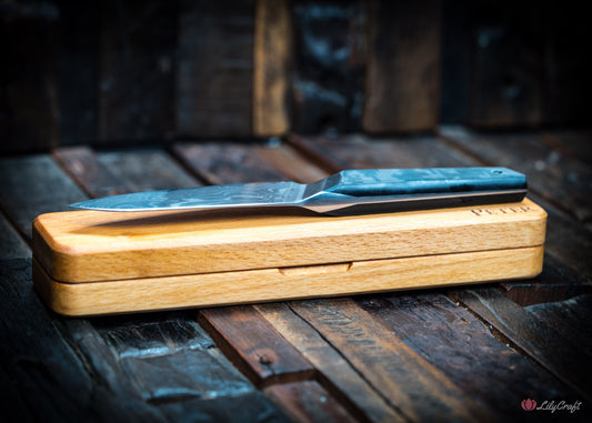 Utility knife with camo handle in gift box