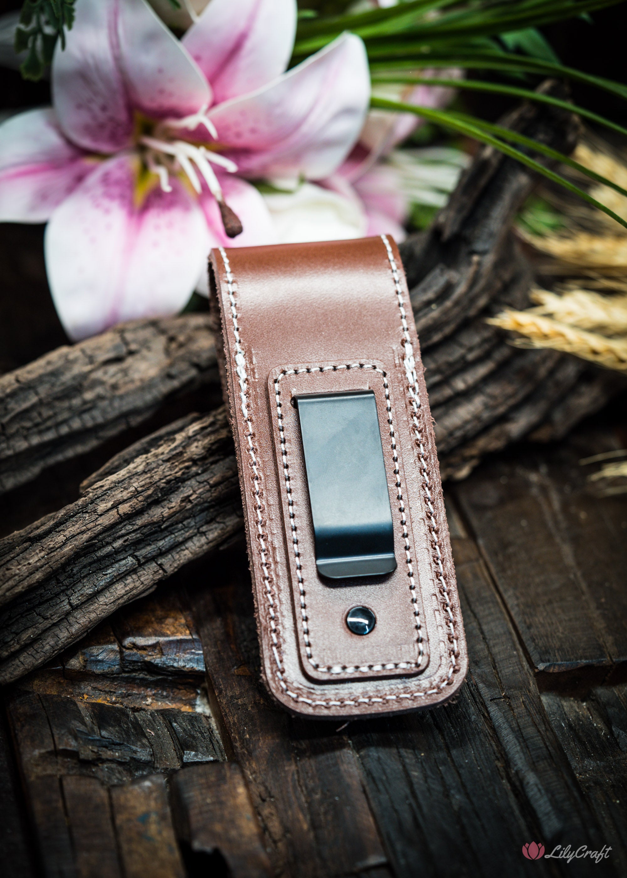 folding knife pouch with belt clip