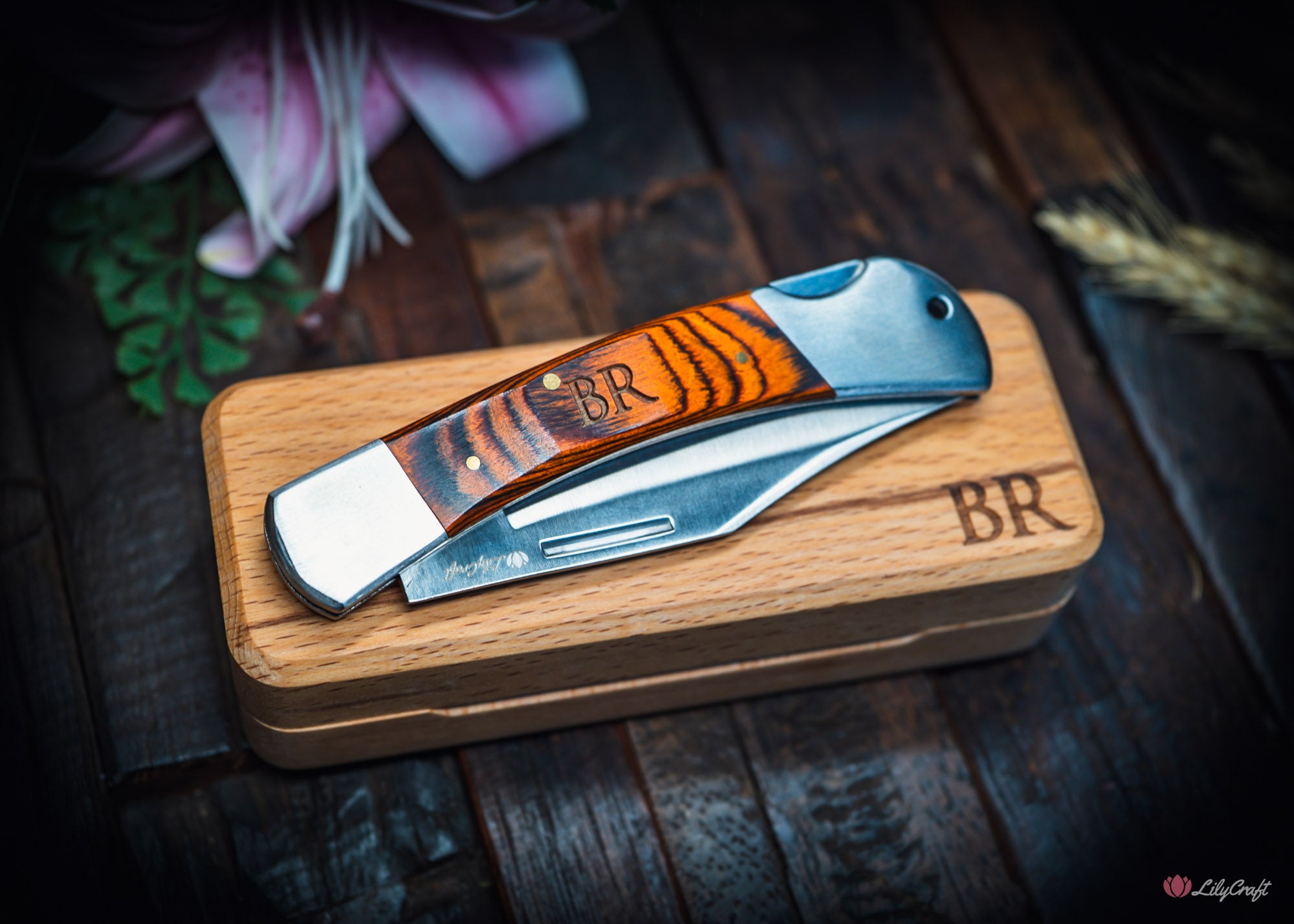 personalised gentlemans pocket knife with engraved timber handle