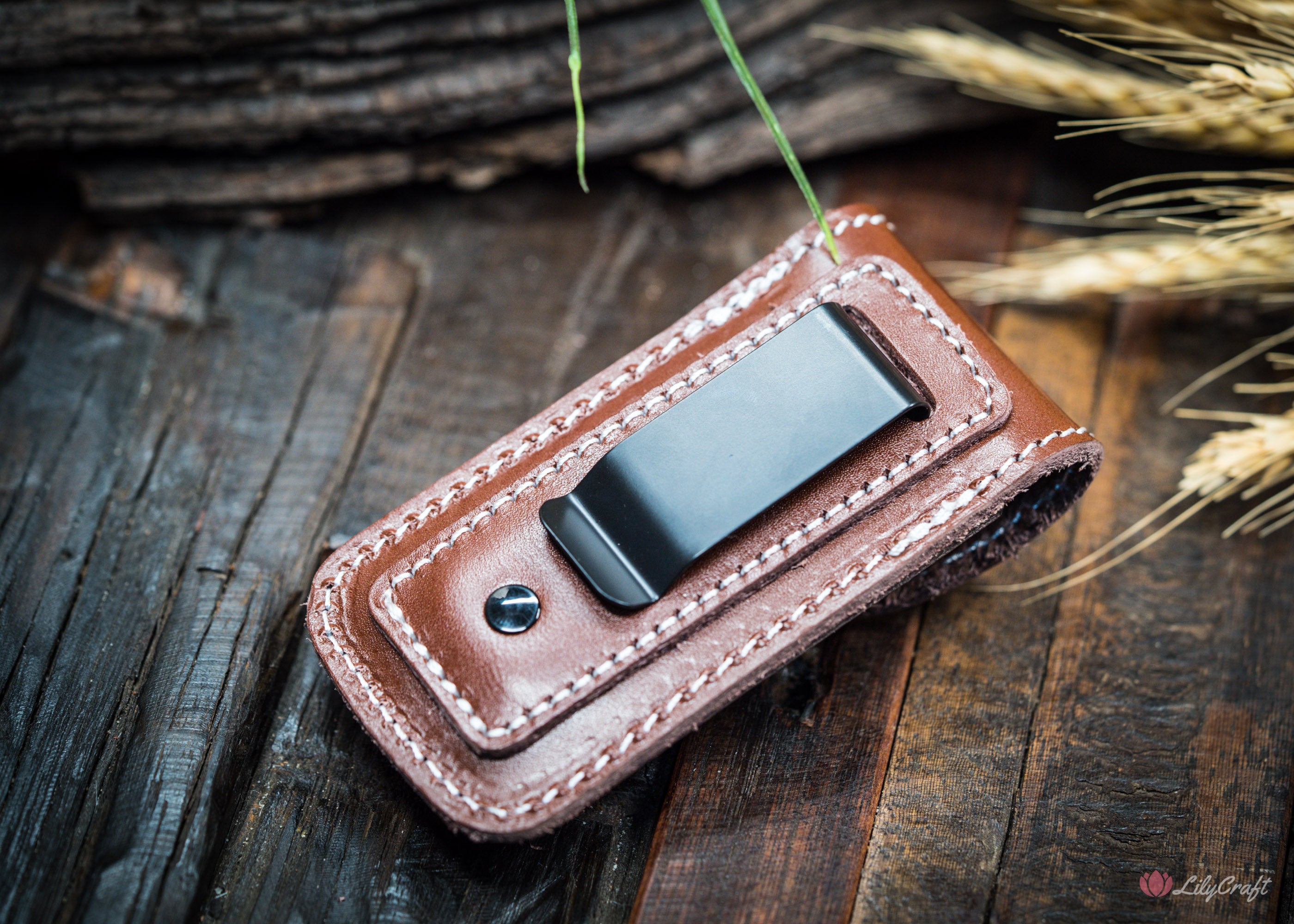 Rustic leather belt pouch for everyday carry tools