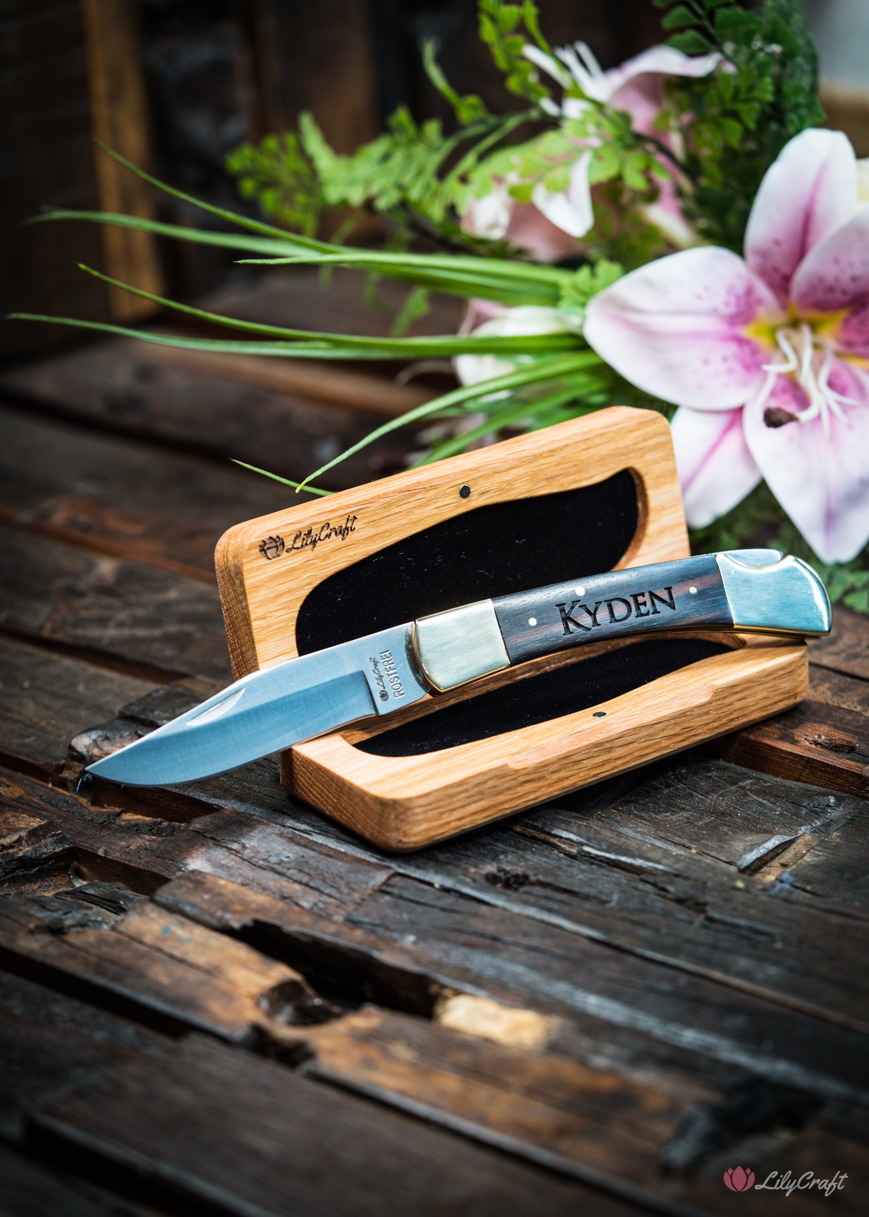 A collector's dream - Gentlemen's Knife with custom engraving