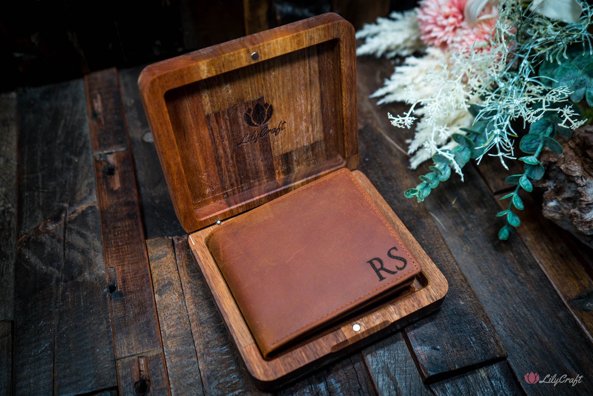 mes bifold wallet with wooden gift box