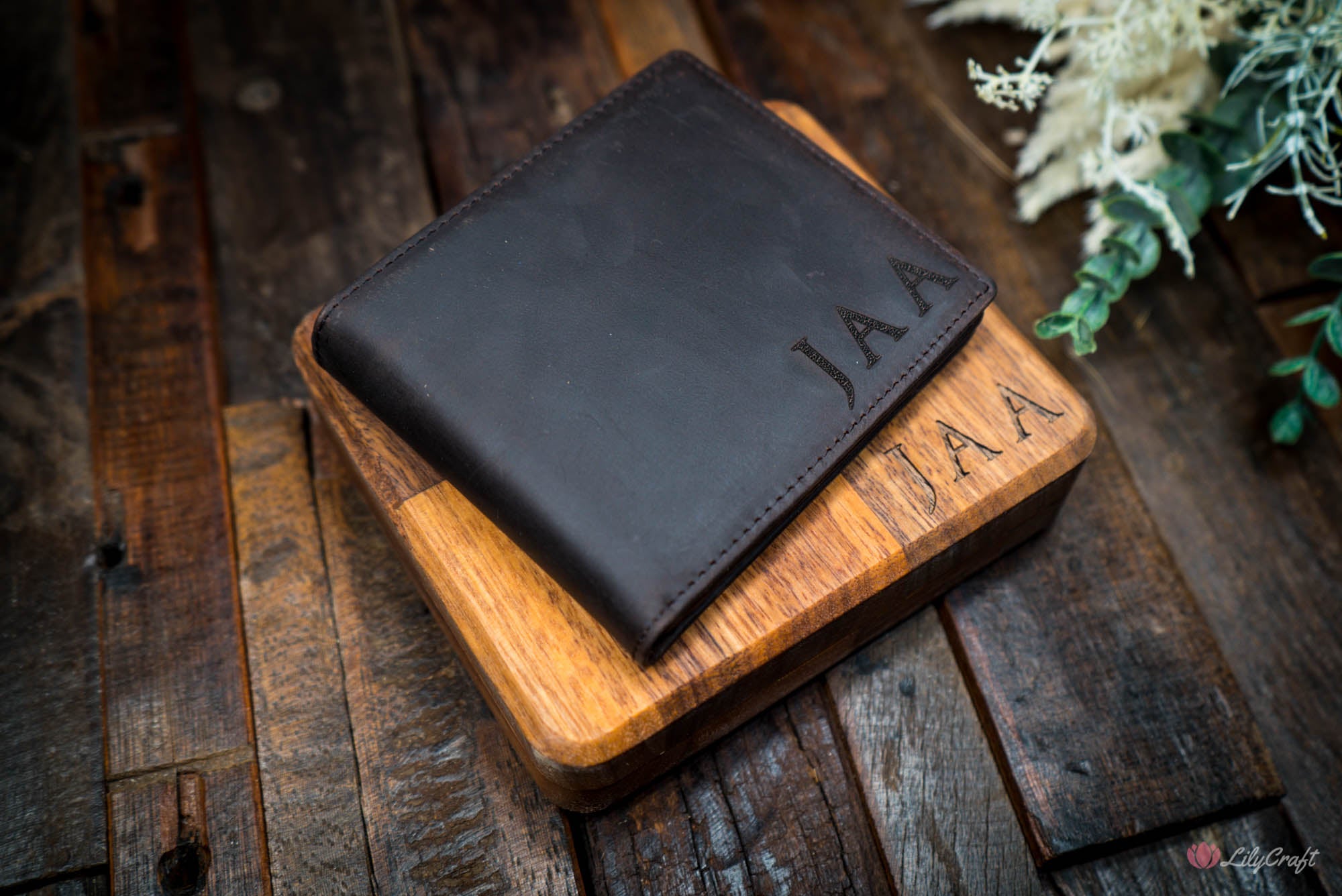 best engraved monogram wallets