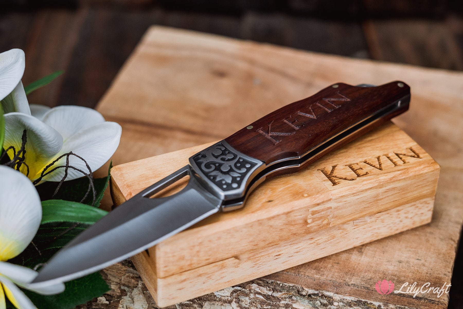 best christmas gift ideas for men. gift for dad. husband knife gift