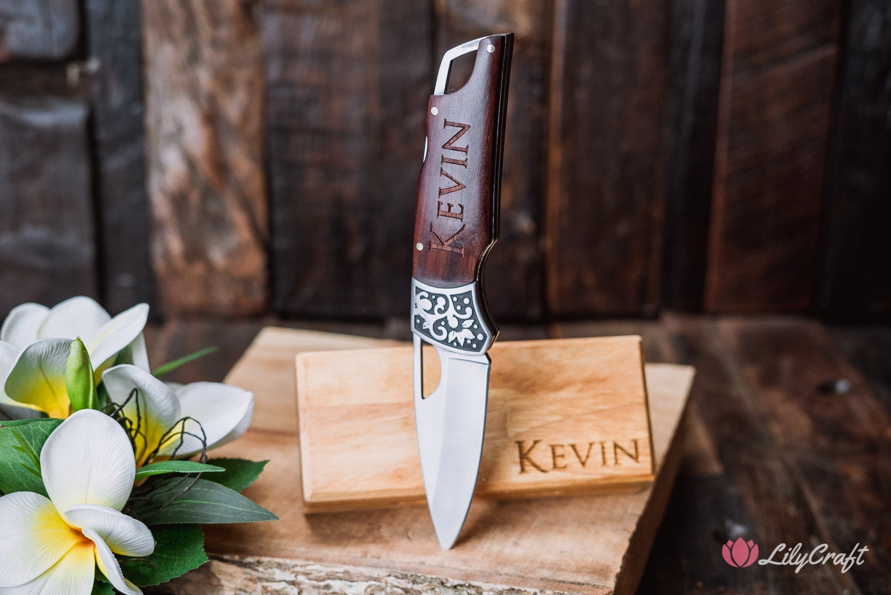 heirloom vintage pocket knife engraved knife