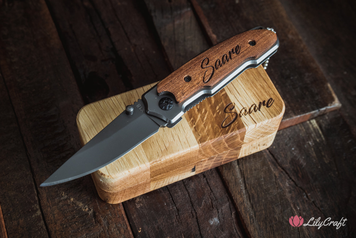 ENGRAVED WOODEN POCKET KNIFE