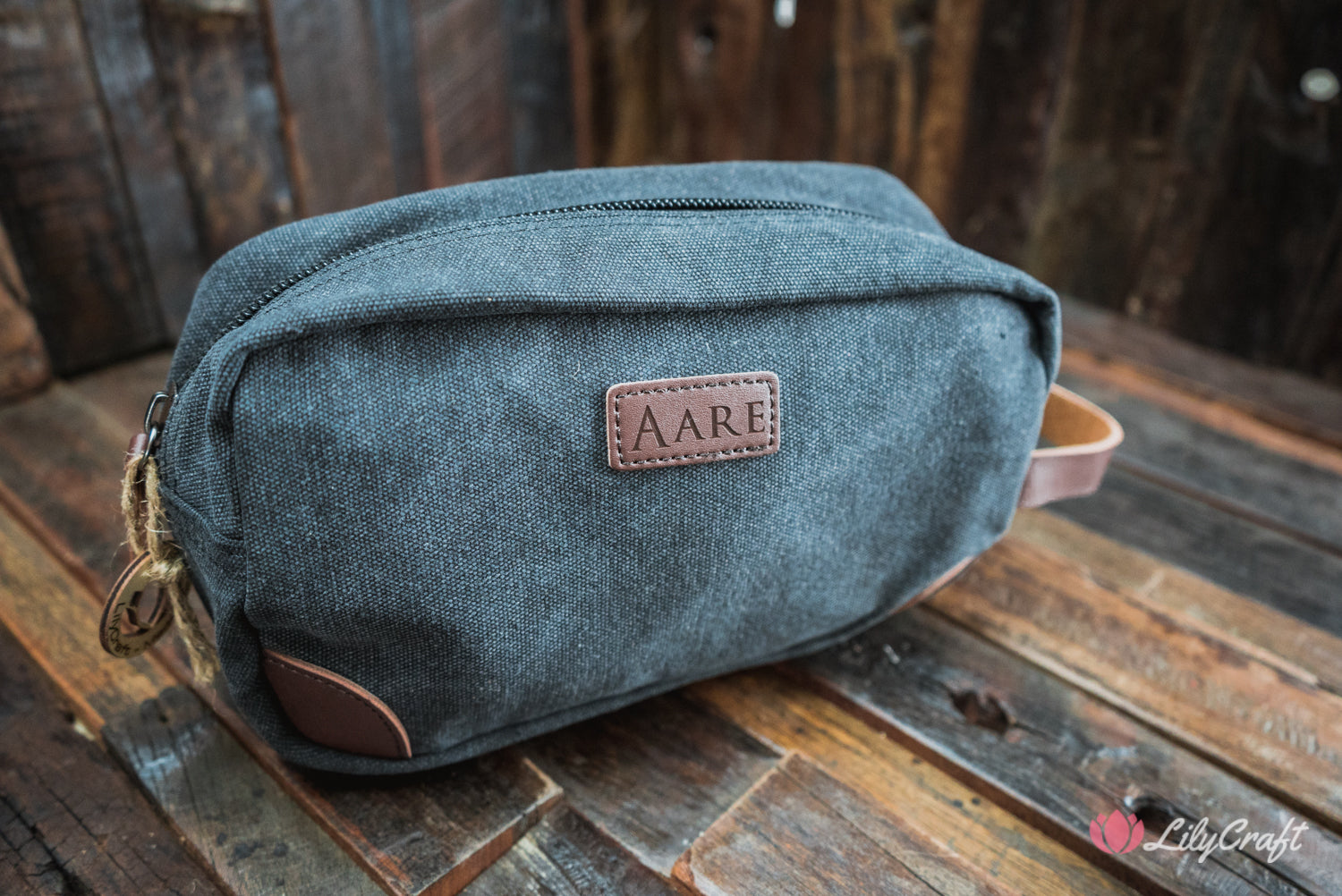 Personalized Men's Toiletry Bag: A Practical and Thoughtful Gift