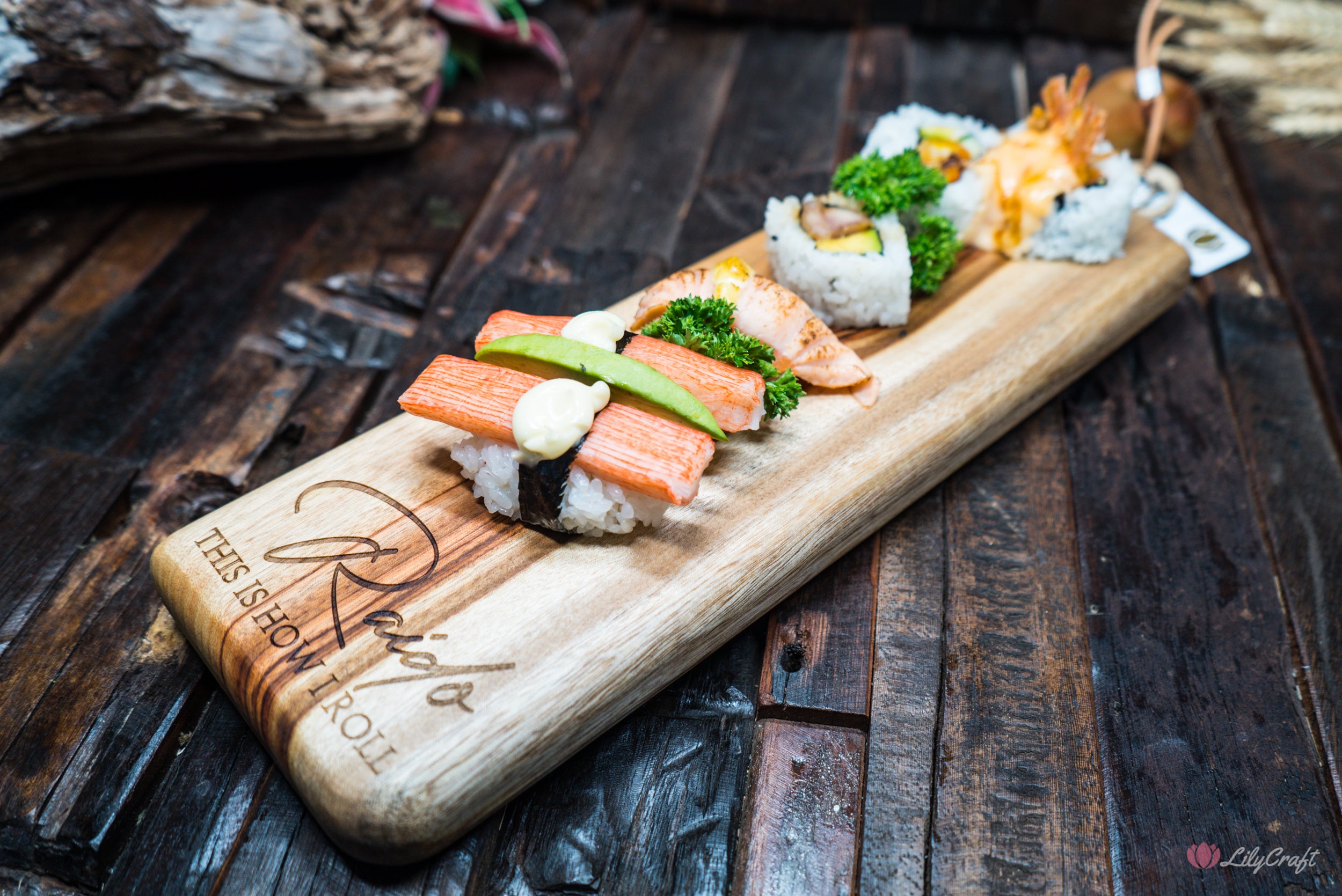 sushi serving platter
