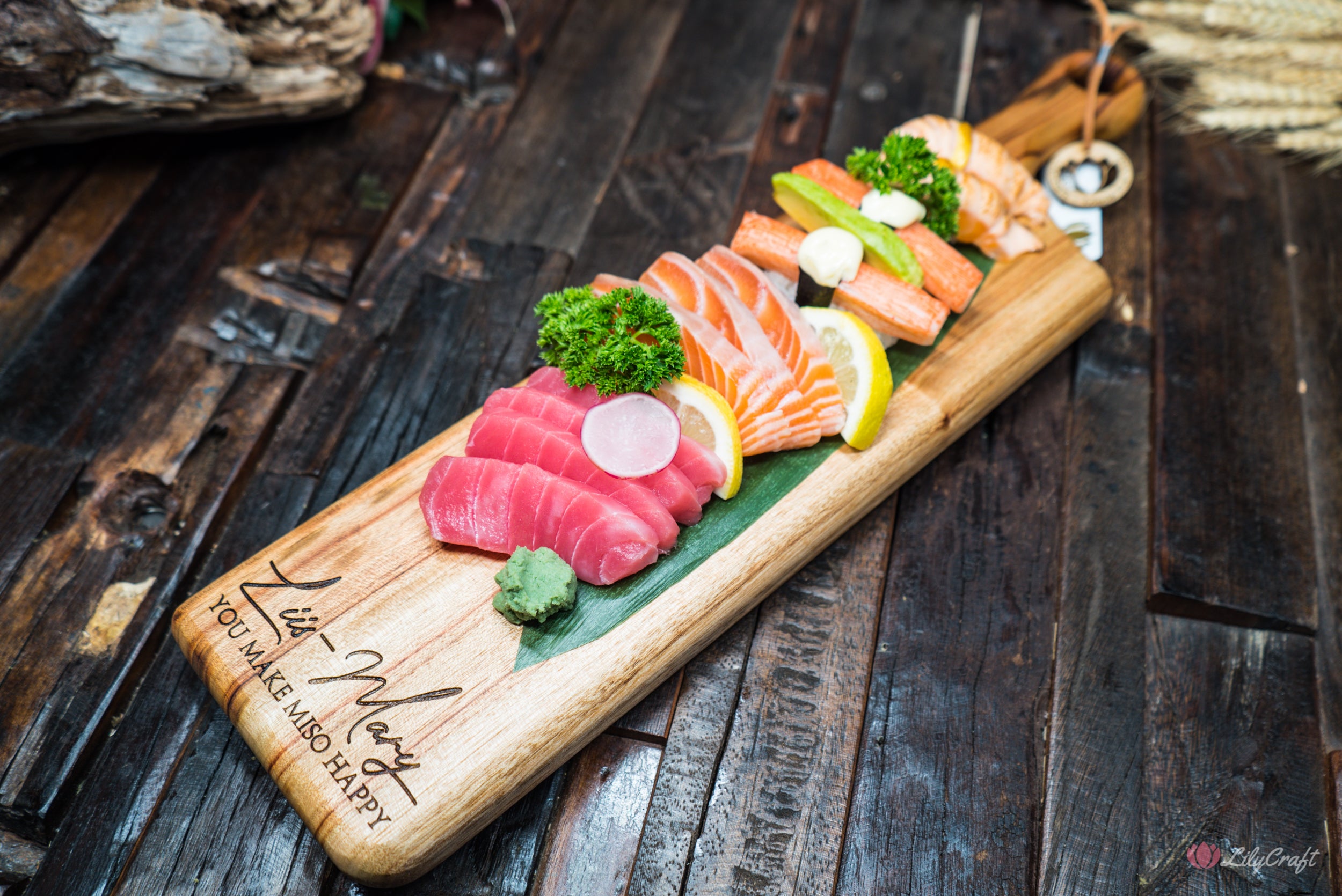 sushi chopping board