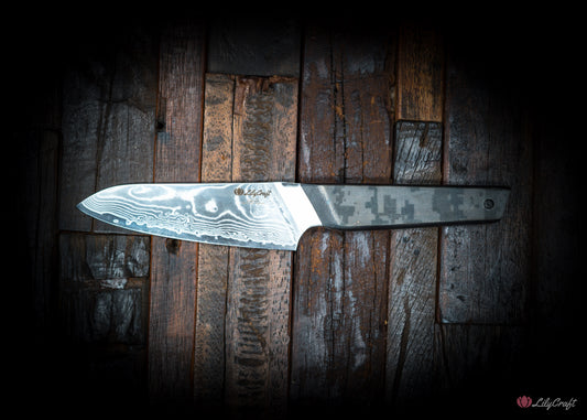 Camo handle utility knife for everyday kitchen tasks