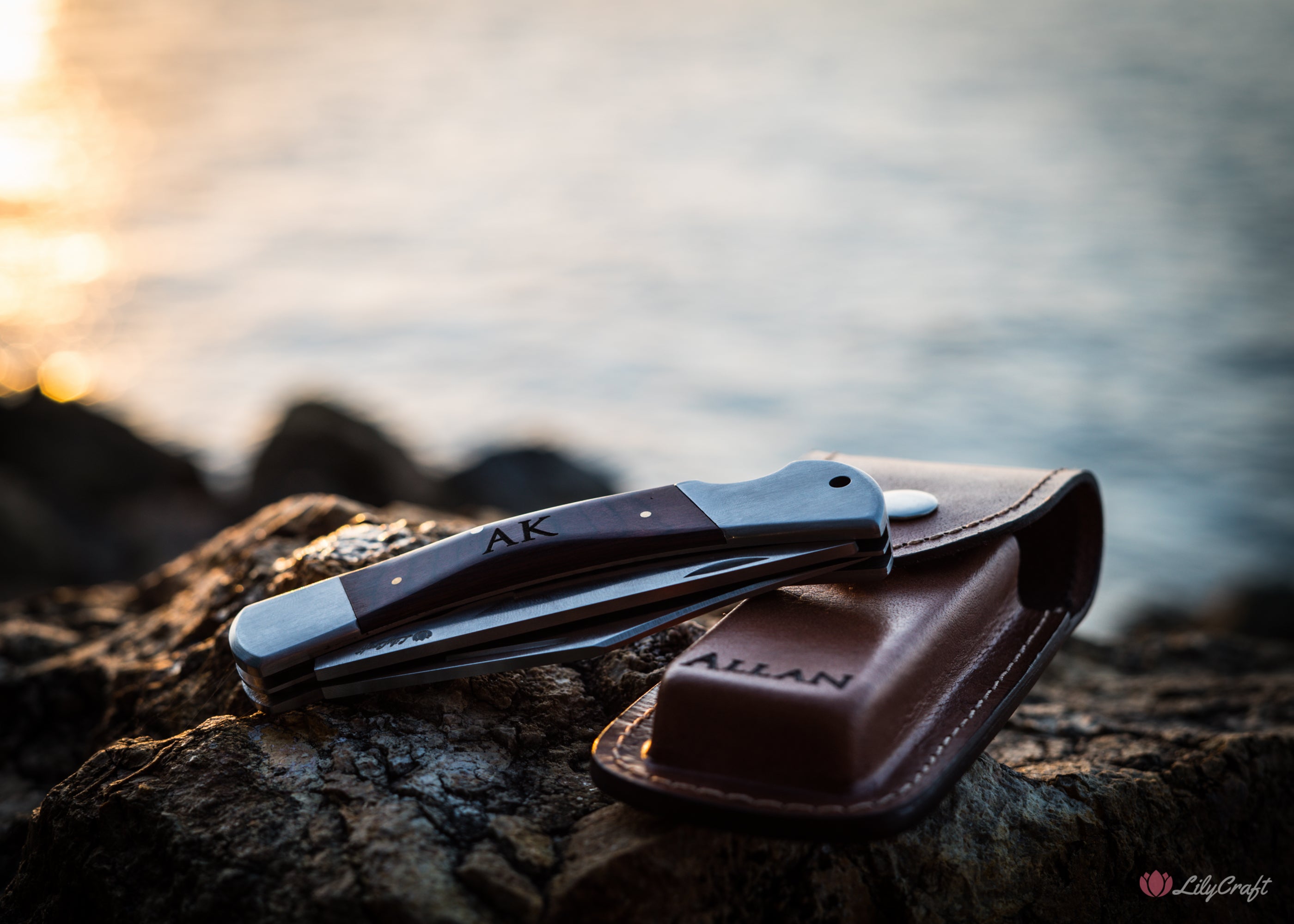 personalised pocket knife with leather pouch holster