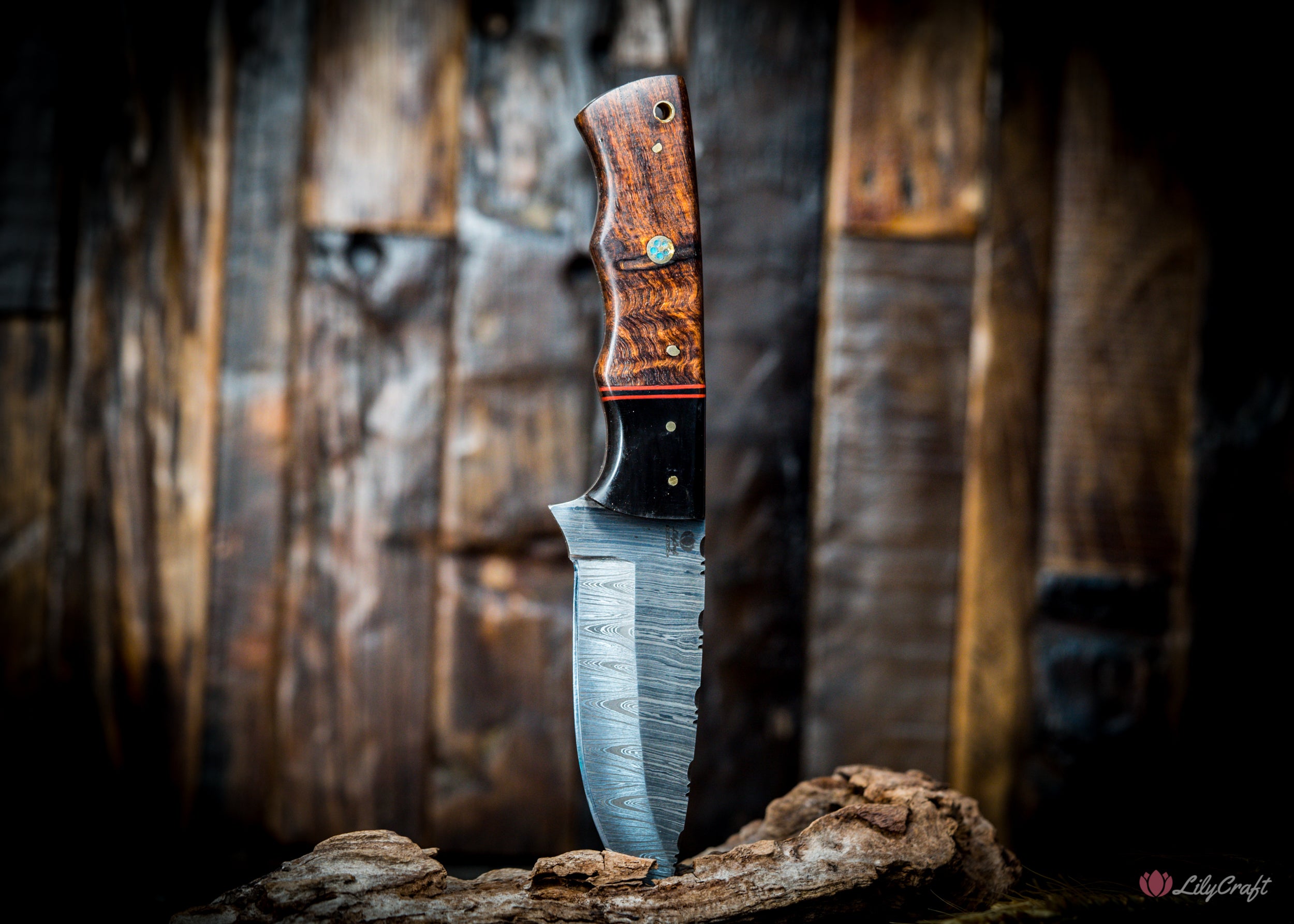 Handcrafted Damascus Steel Hunting Knife