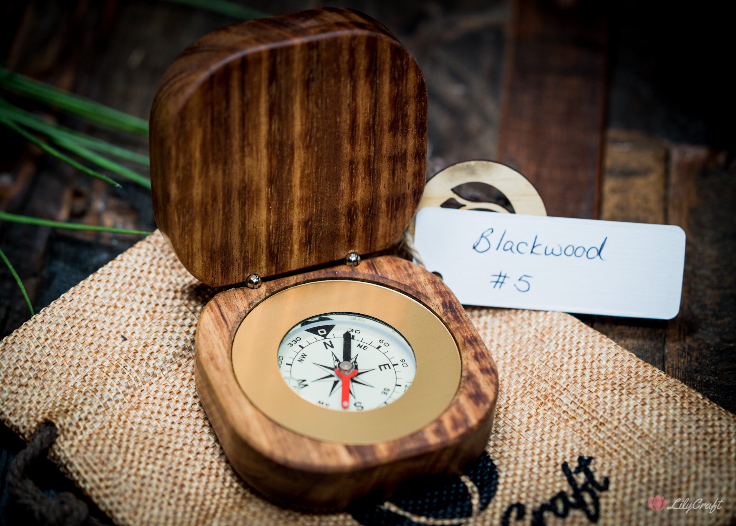 Rare wooden compass presented in a gift-worthy packaging.