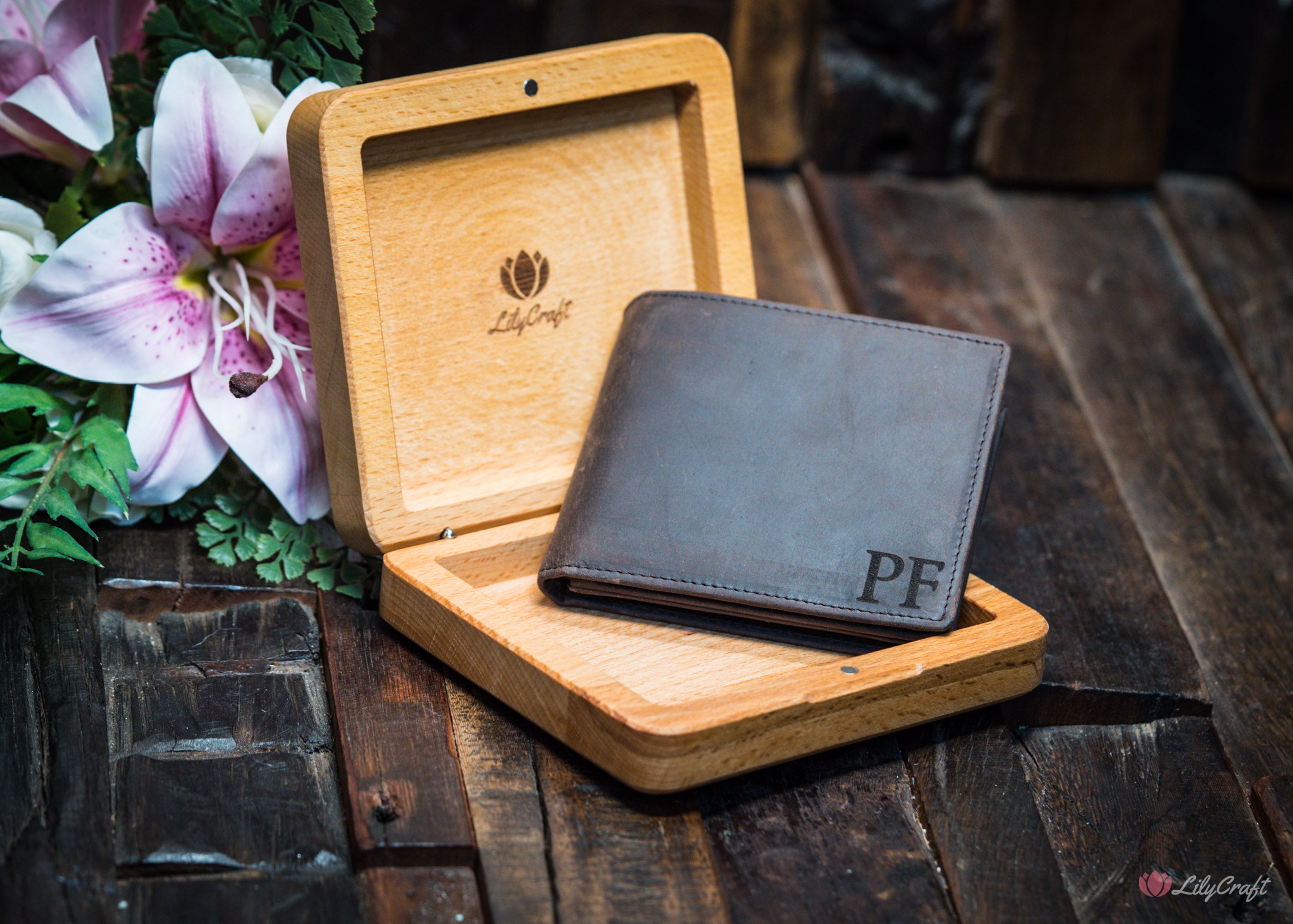 mens leather wallet with wooden gift box