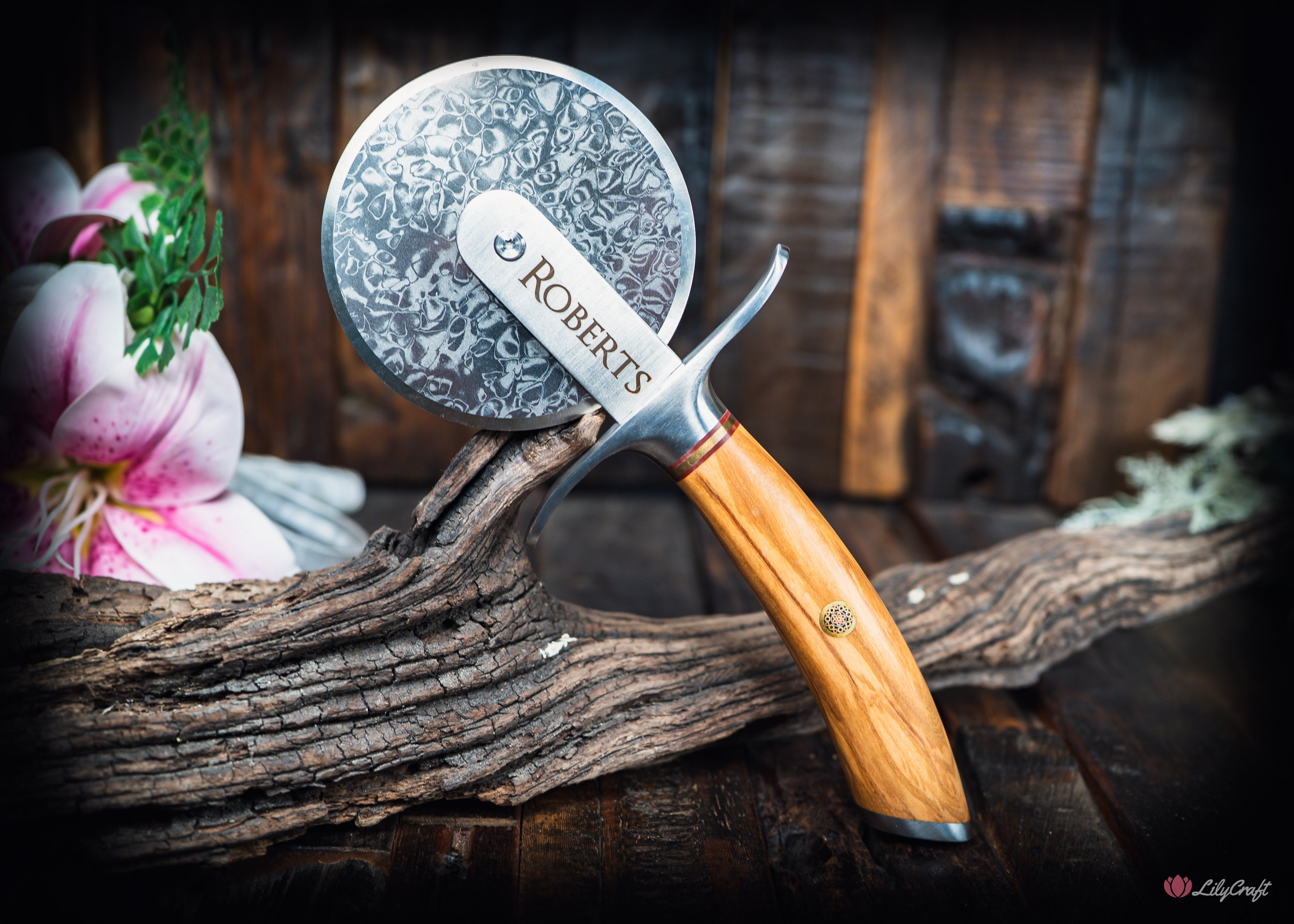 Personalised Damascus Steel Pizza Cutter