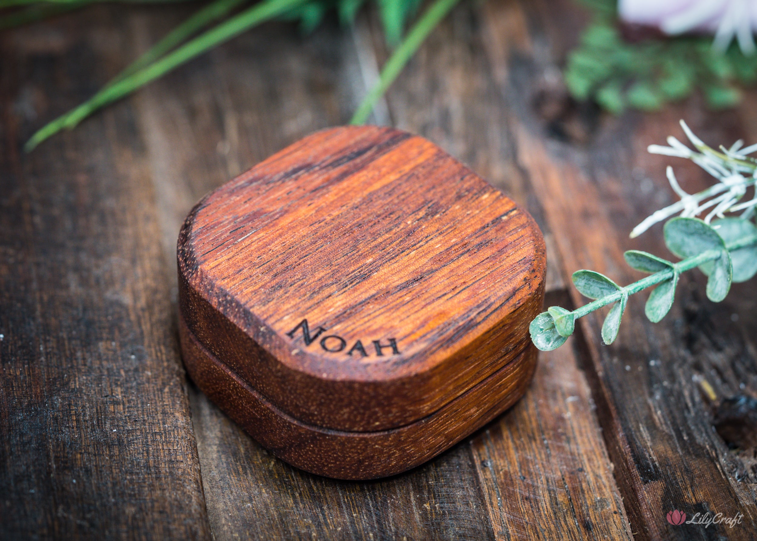 best personalised woden compasses Intsia wood