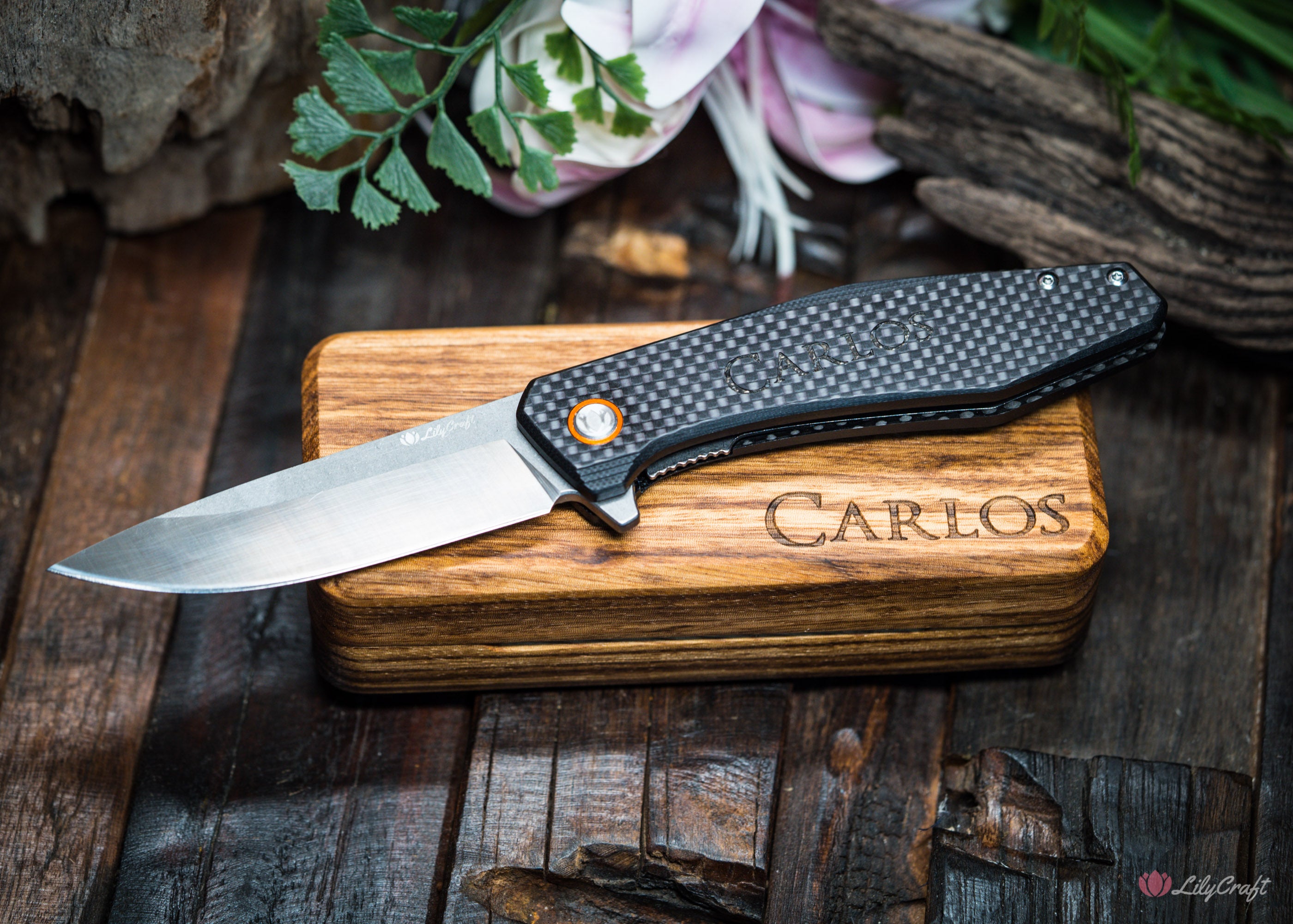 High-quality carbon fiber knife for everyday carry