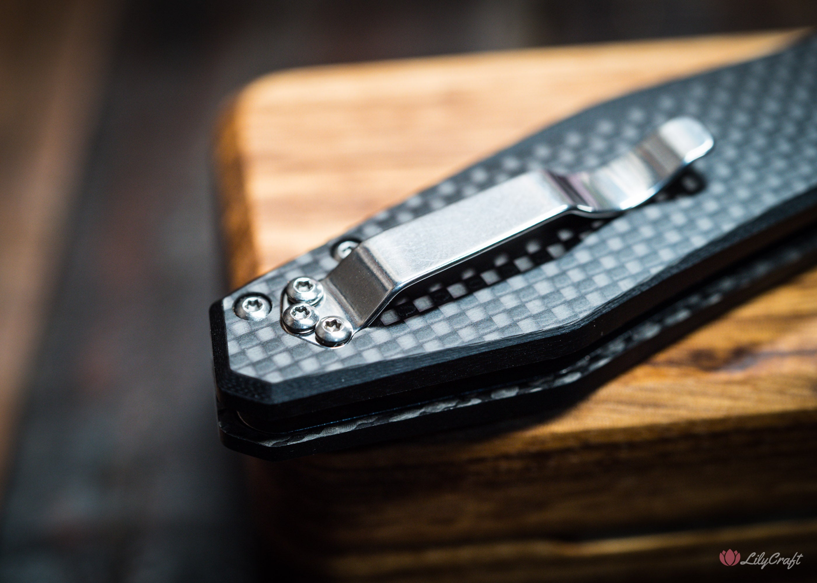 Flipper pocket knife – fast one-handed action with pocket clip