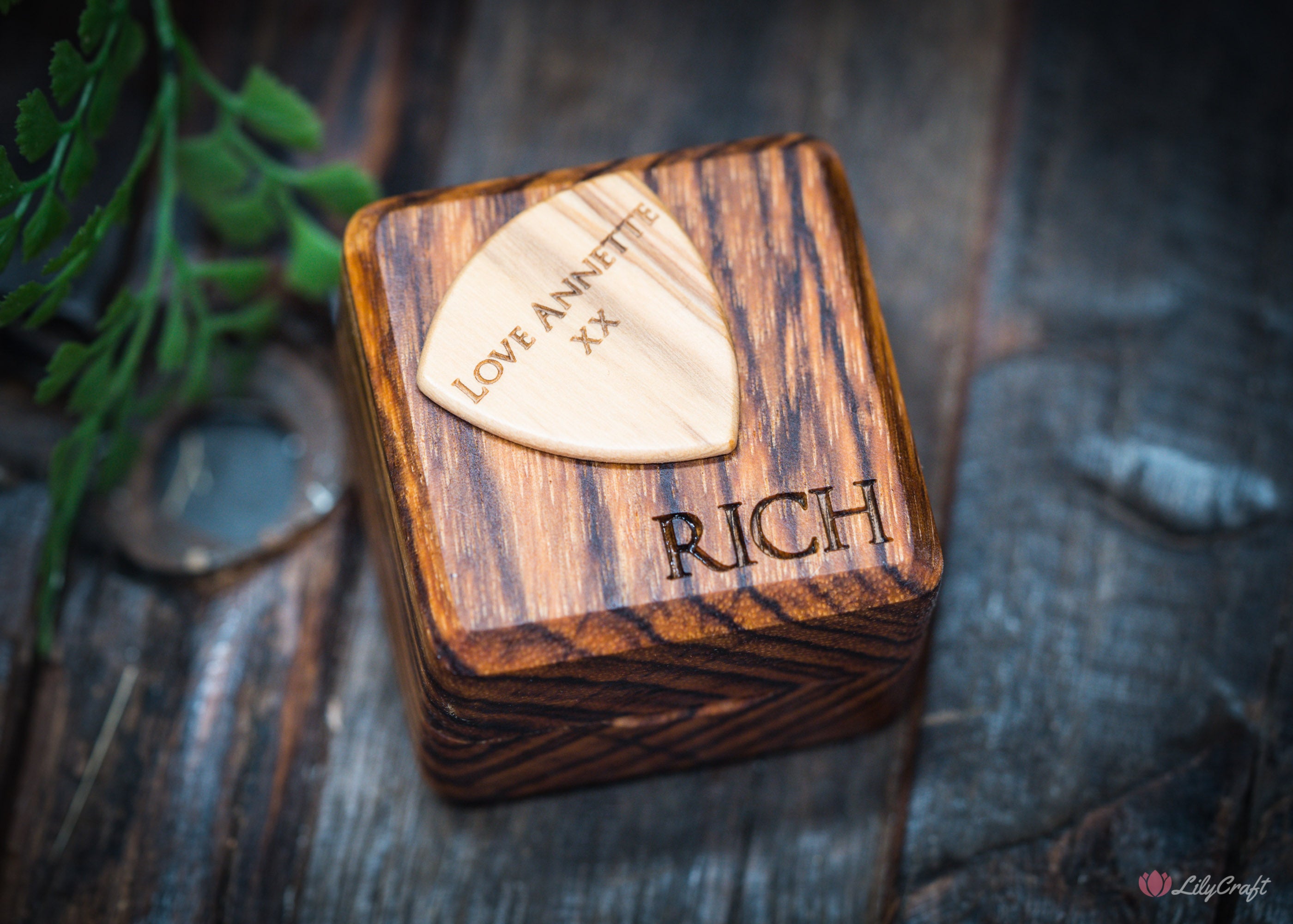 Guitar Pick with Personalised Wooden Gift Box - Best personalized guitar picks