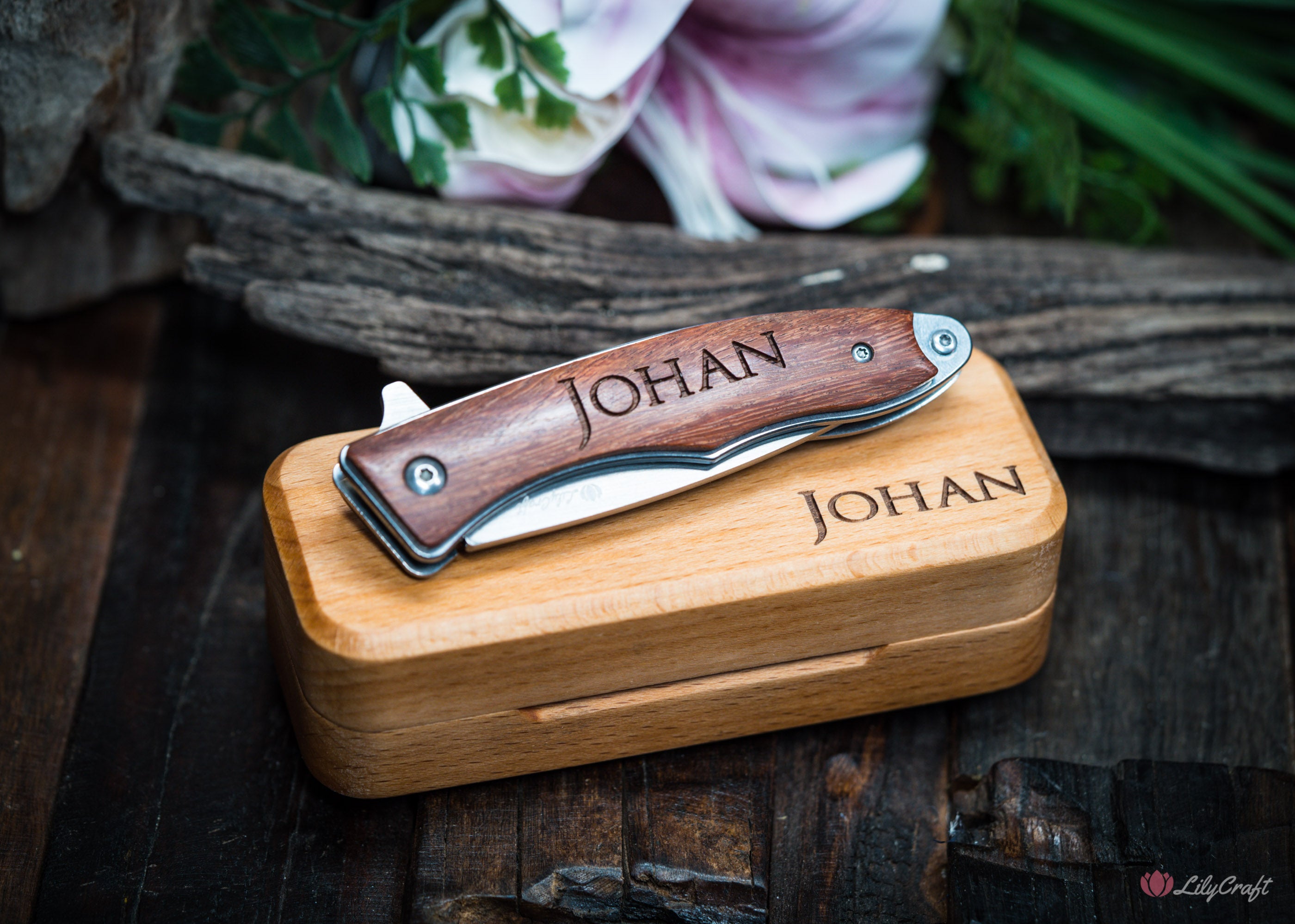 Custom pocket knife for best man and groomsmen gifts