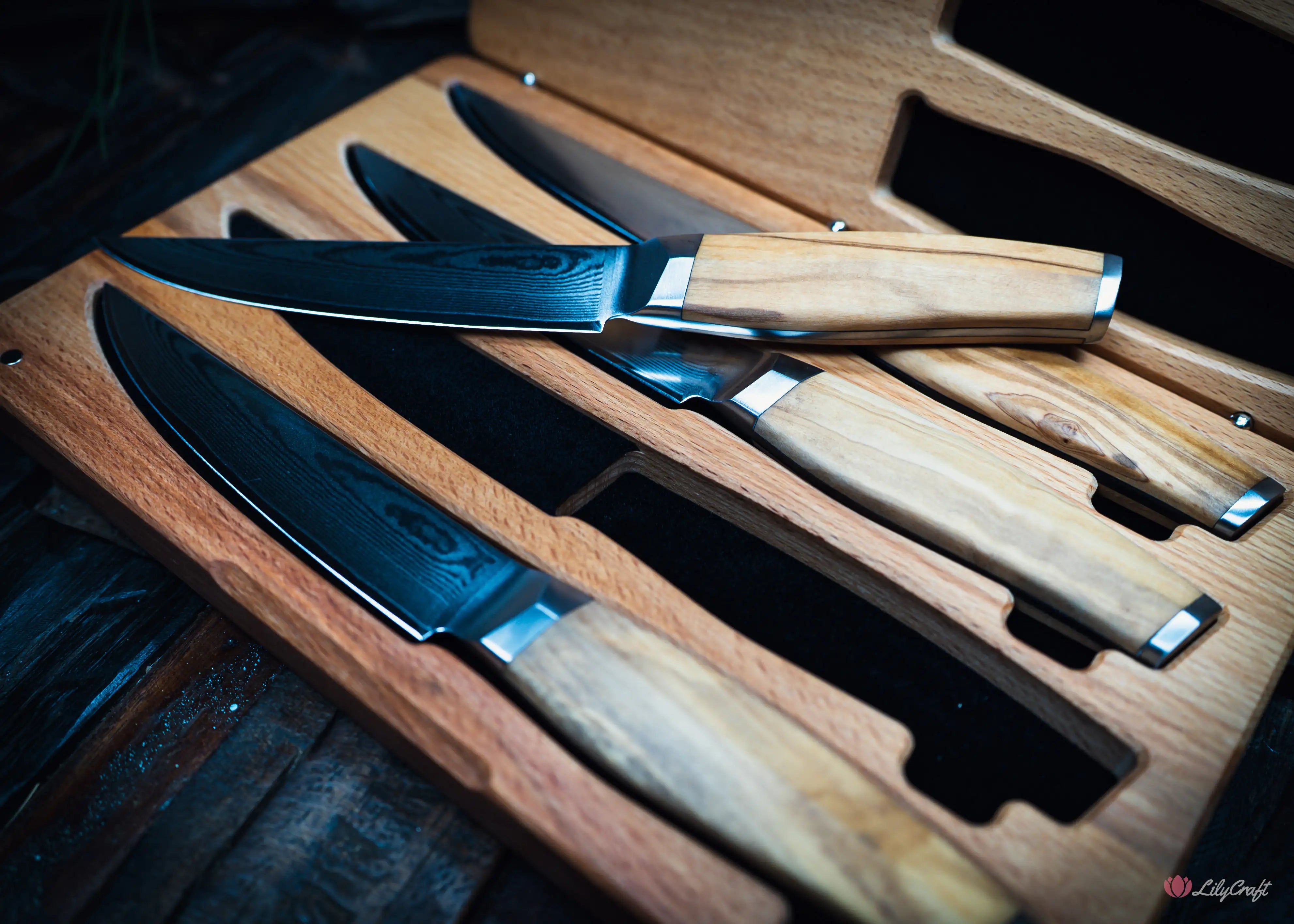 steak knife set with wooden box