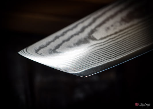 Damascus nakiri knife for clean vegetable cuts