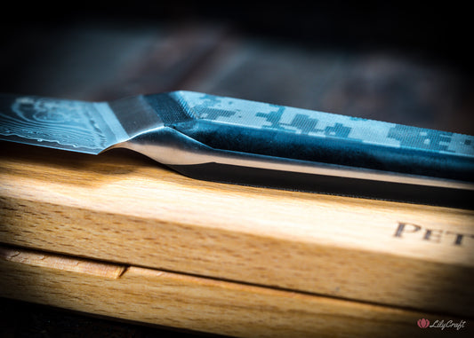 Gift knife for home cooks and outdoor lovers