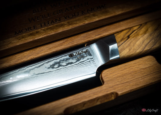 Small kitchen knife for everyday food prep