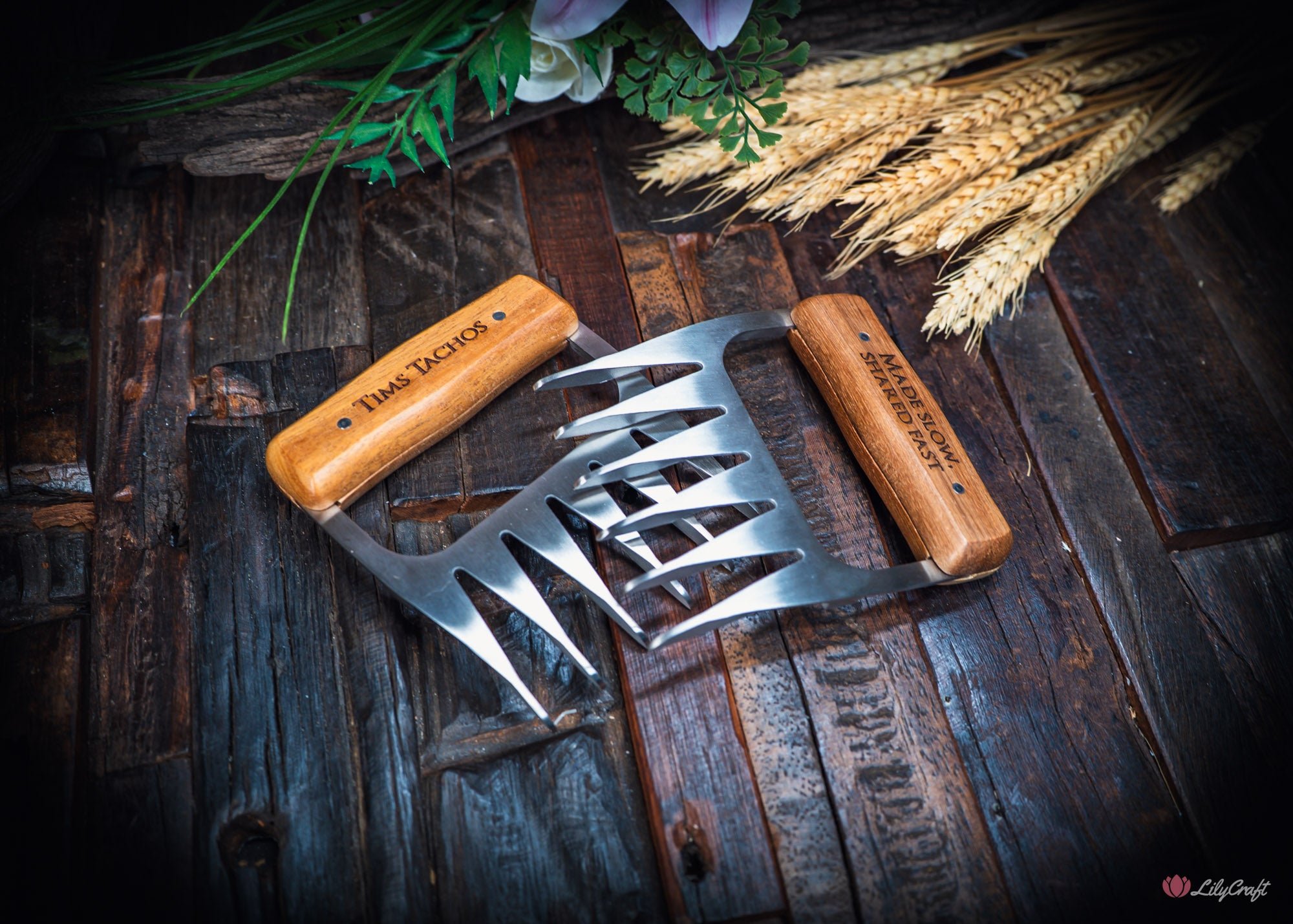 engraved bbq claws for pulling smoked pork and beef
