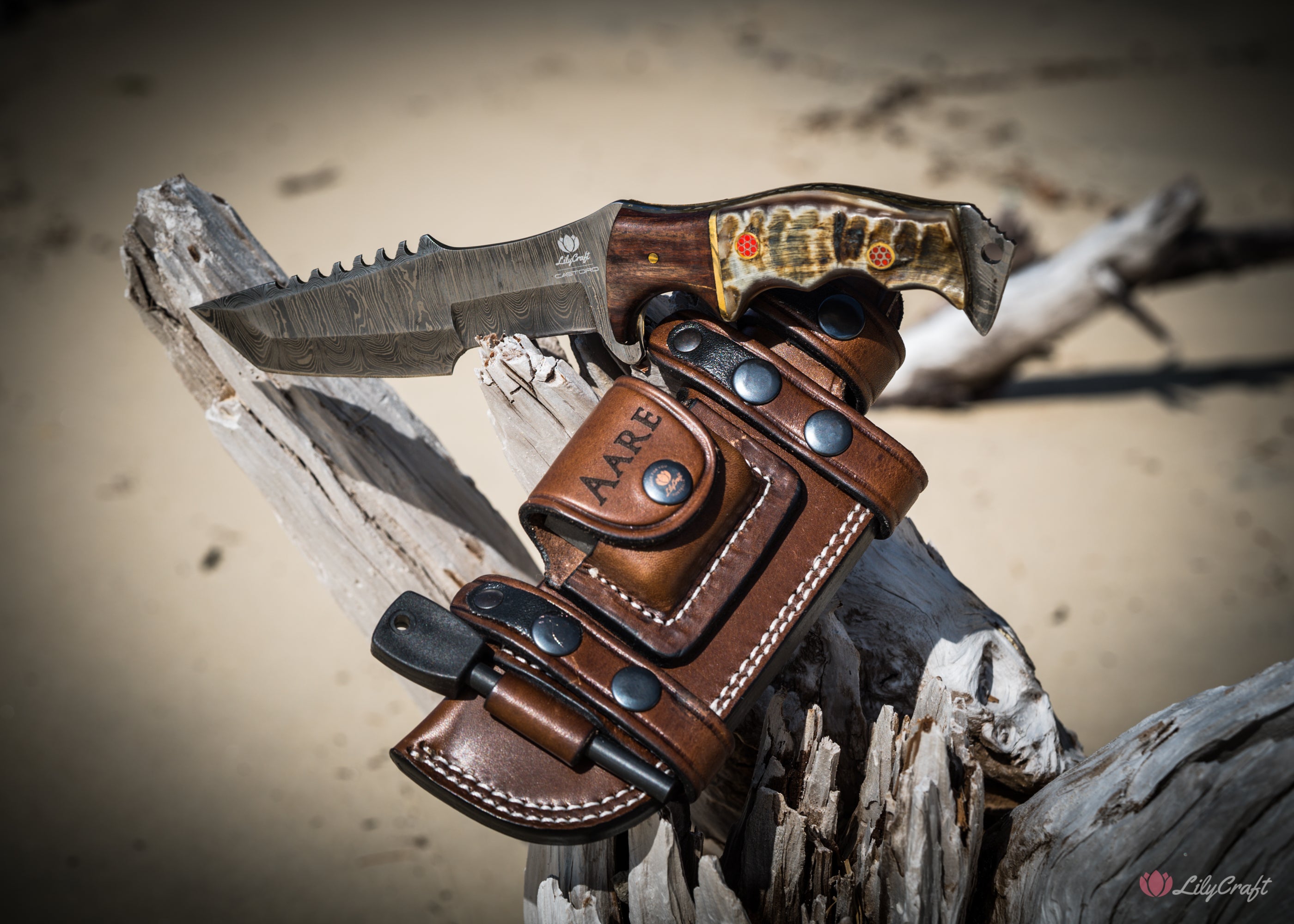 bushcraft knife with leather sheath to mount on belt